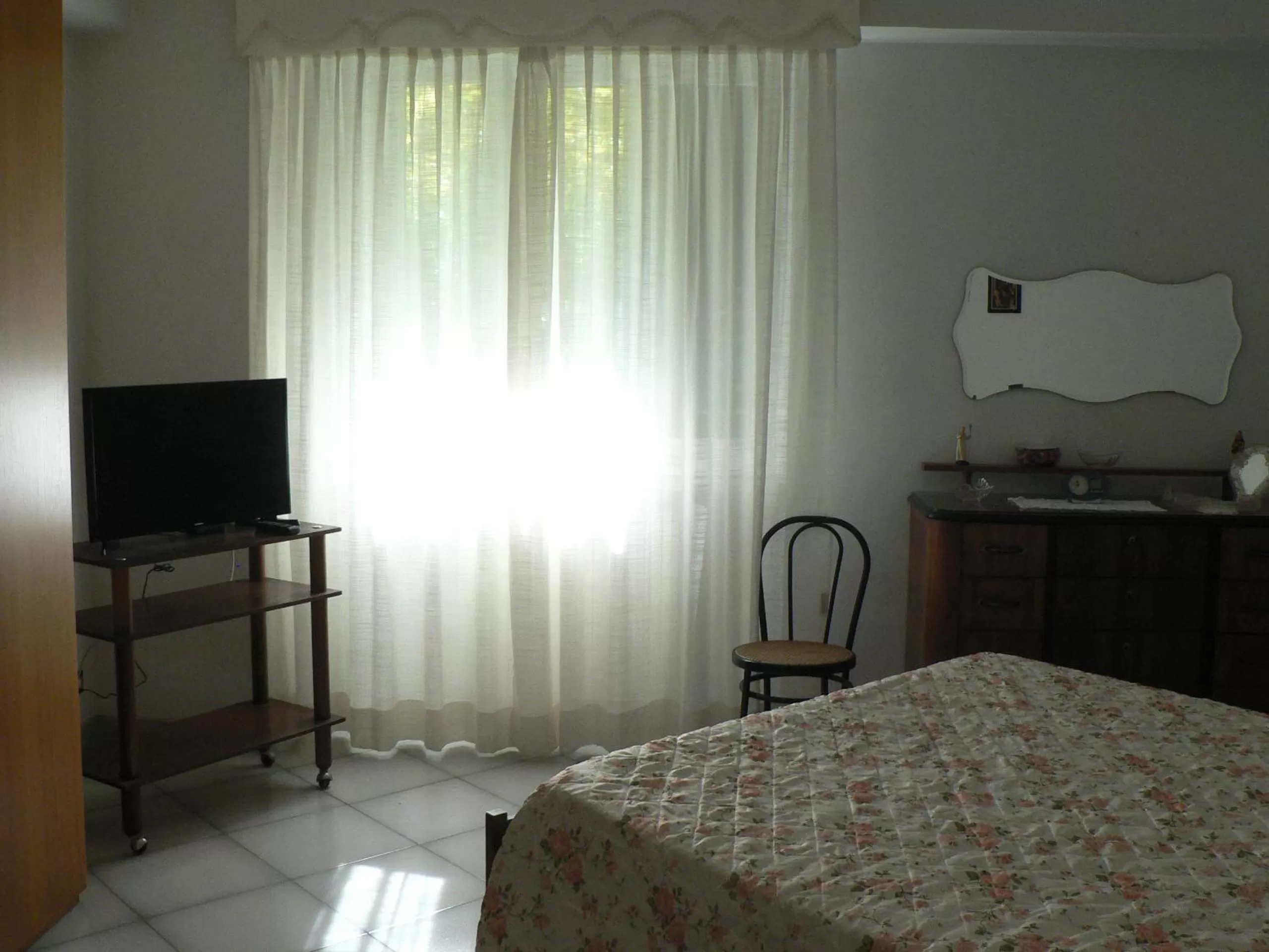 Photo of the whole room, Bed in B&B Sun Garden