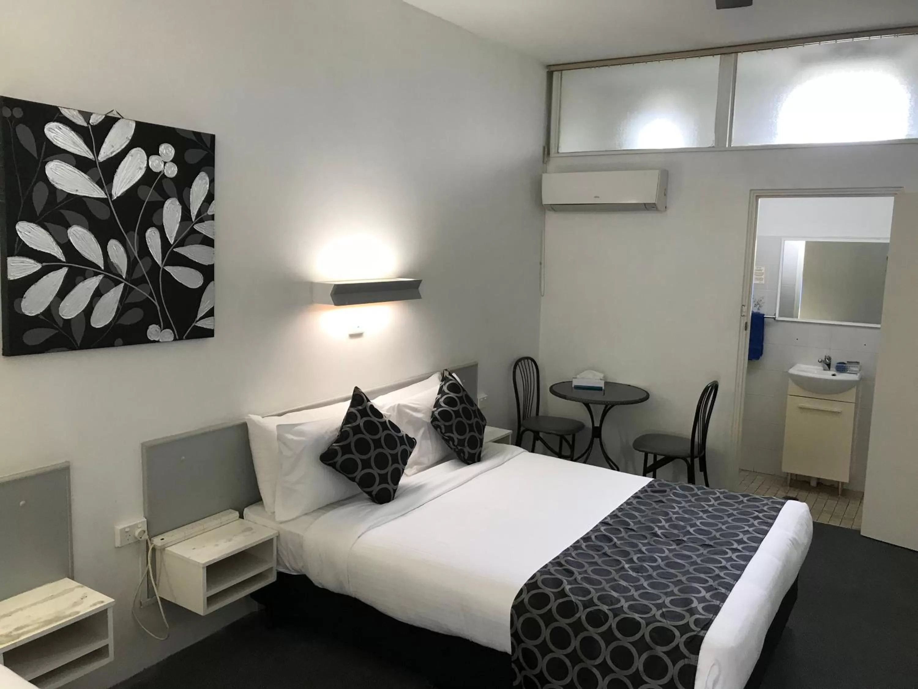 Bed in Coffs Shearwater Motel