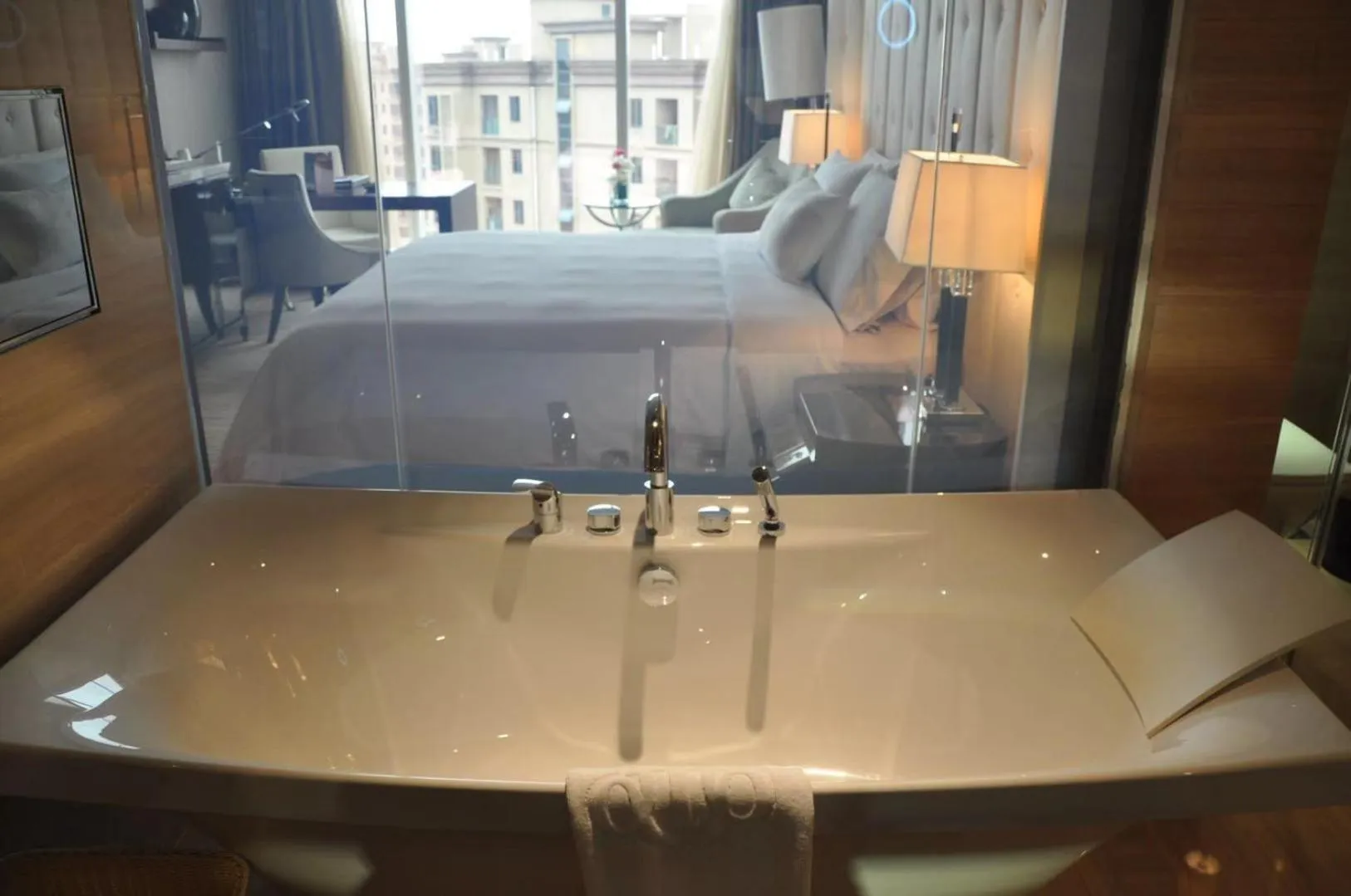 Bed in Royal International Hotel Shanghai - Pudong International Airport