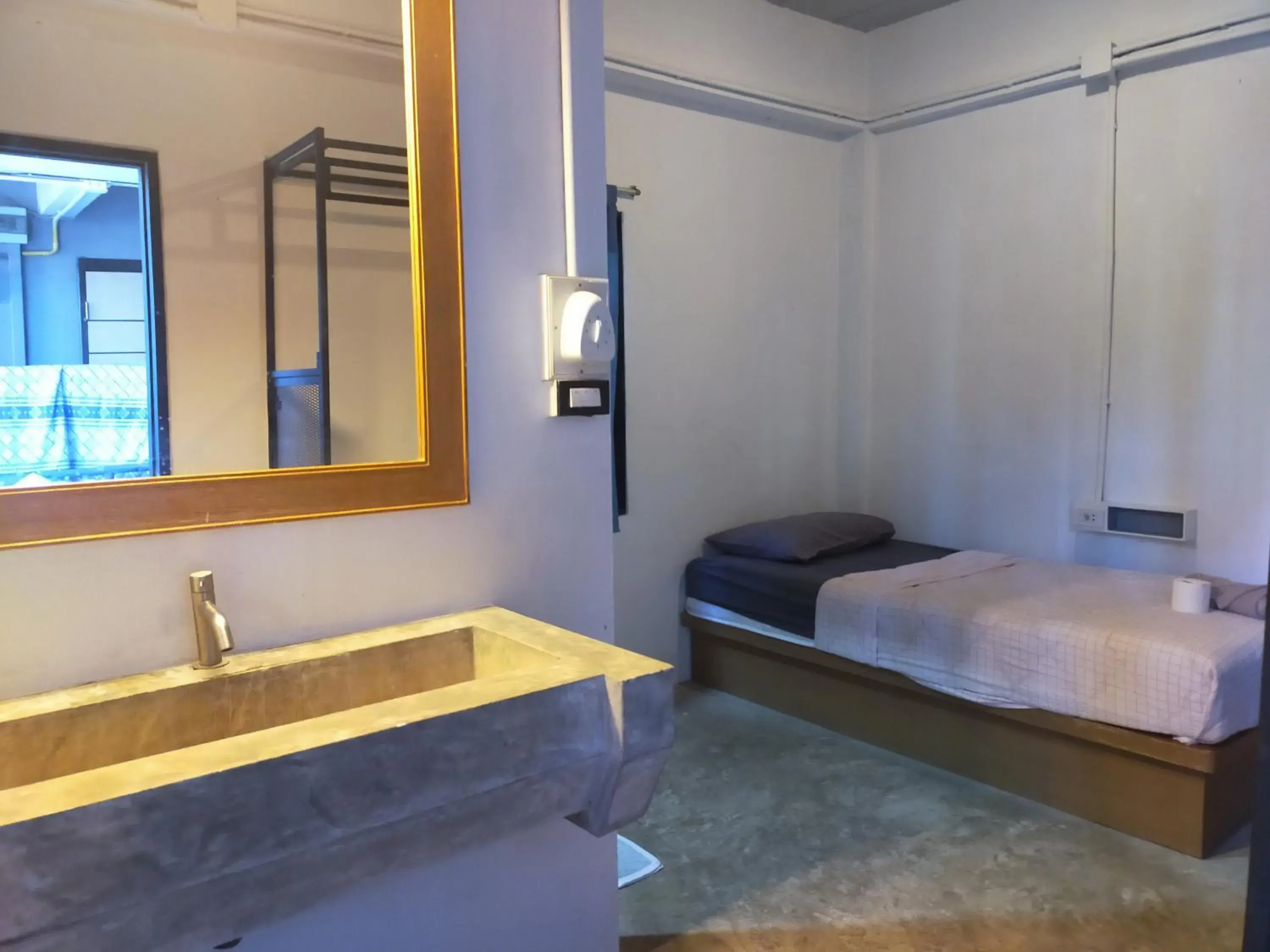 Single Room with Bathroom in 9 Hostel Single Room with Bathroom in 9 Hostel