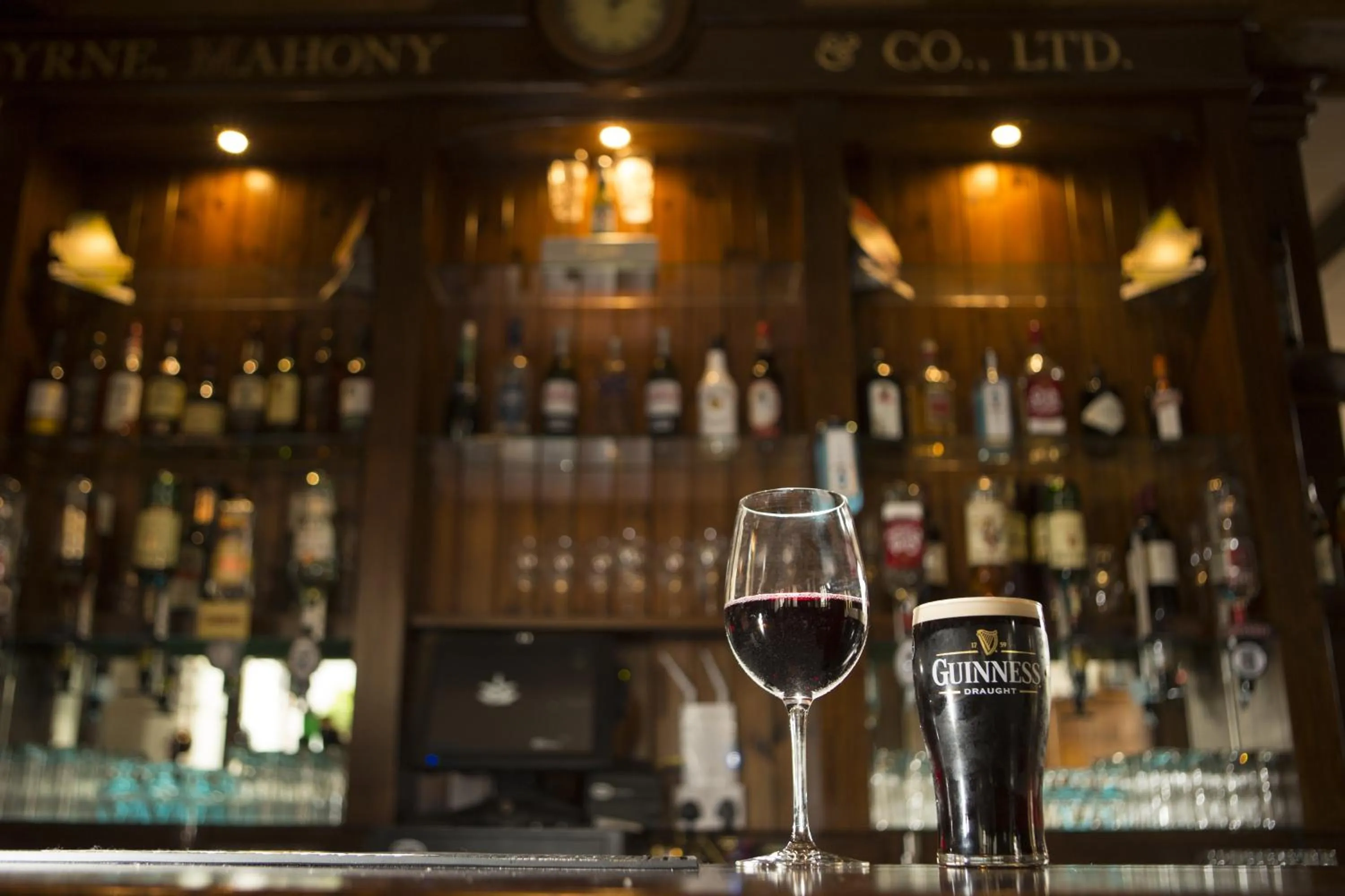 Lounge or bar in Riverside Hotel