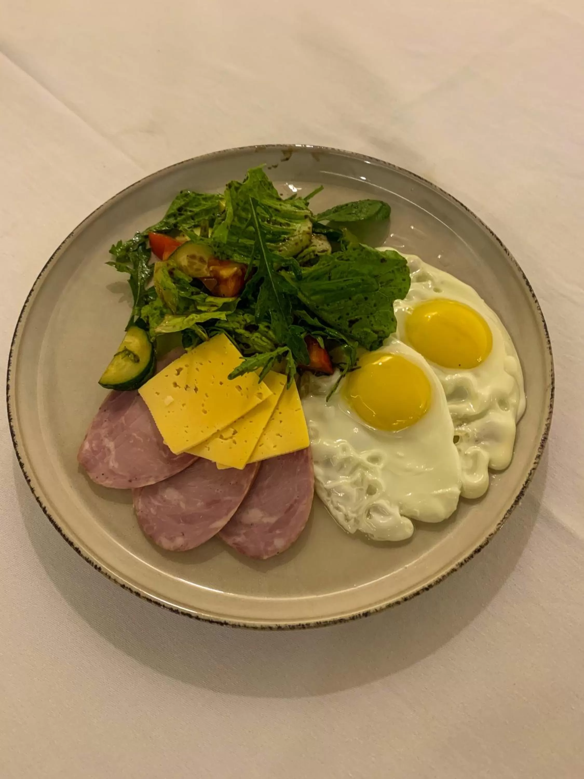 Restaurant/places to eat in Eduard Hotel