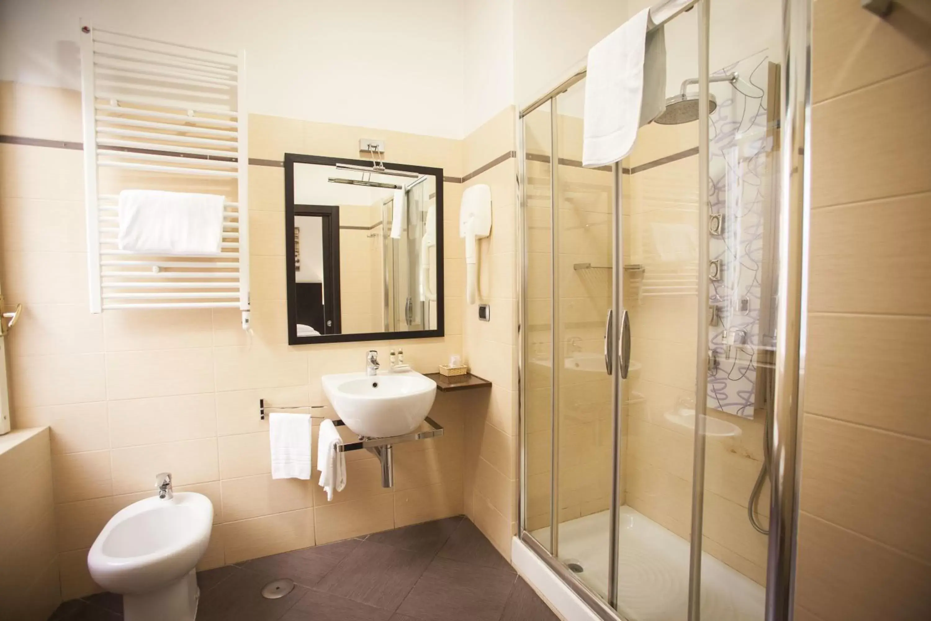 Double or Twin Room in Aventino Guest House Double or Twin Room in Aventino Guest House