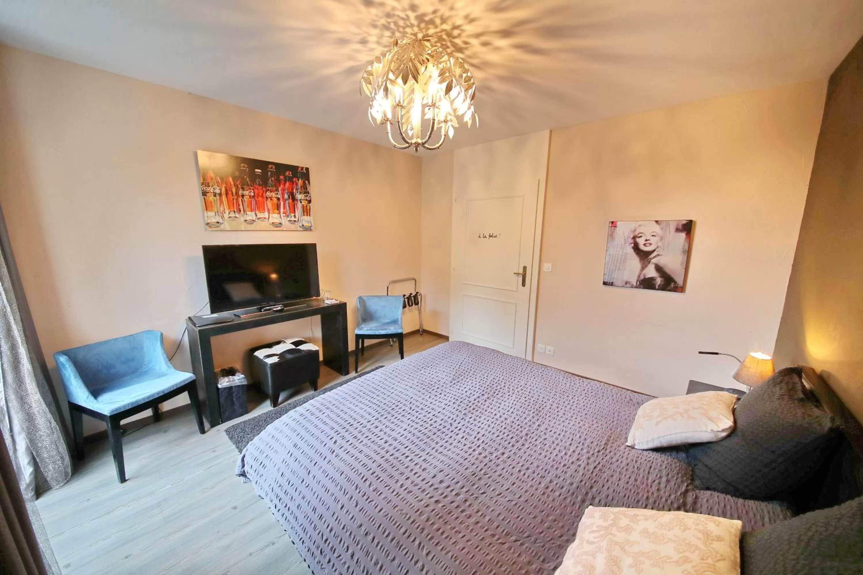 TV/Entertainment Center in B&B Corseaux Beach & Riviera Beach