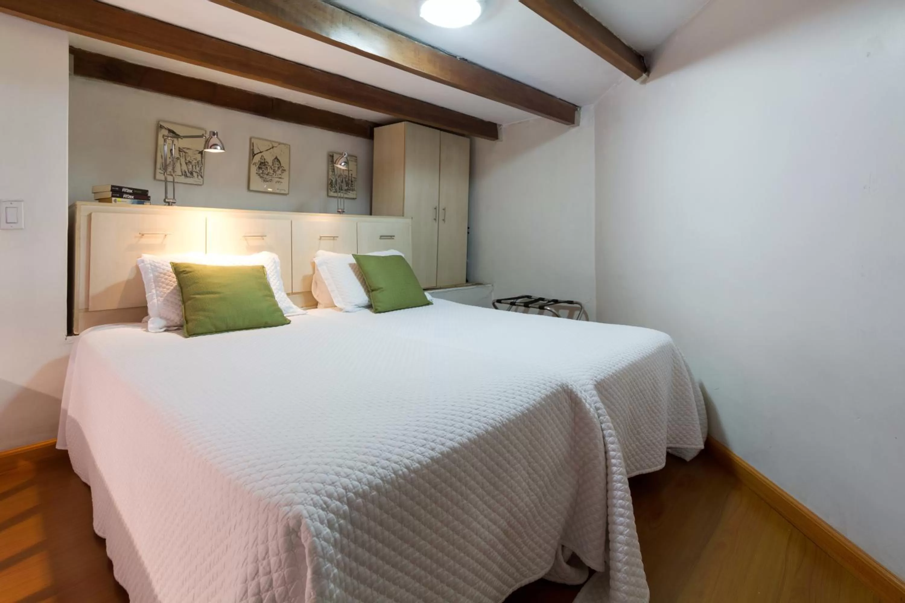 Bed in Penthouse Lodge B&B