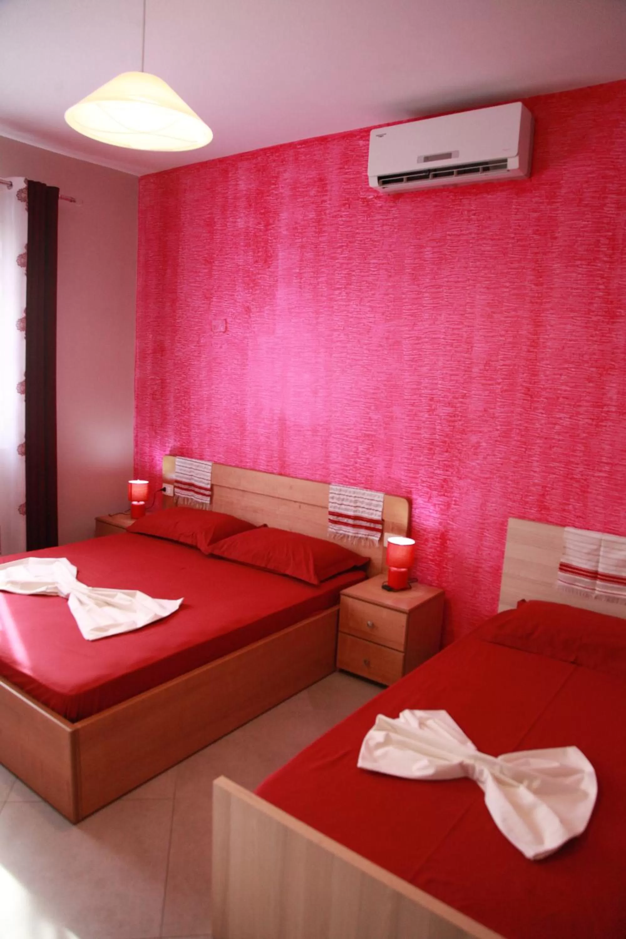 Bed in Hotel Shkodra L