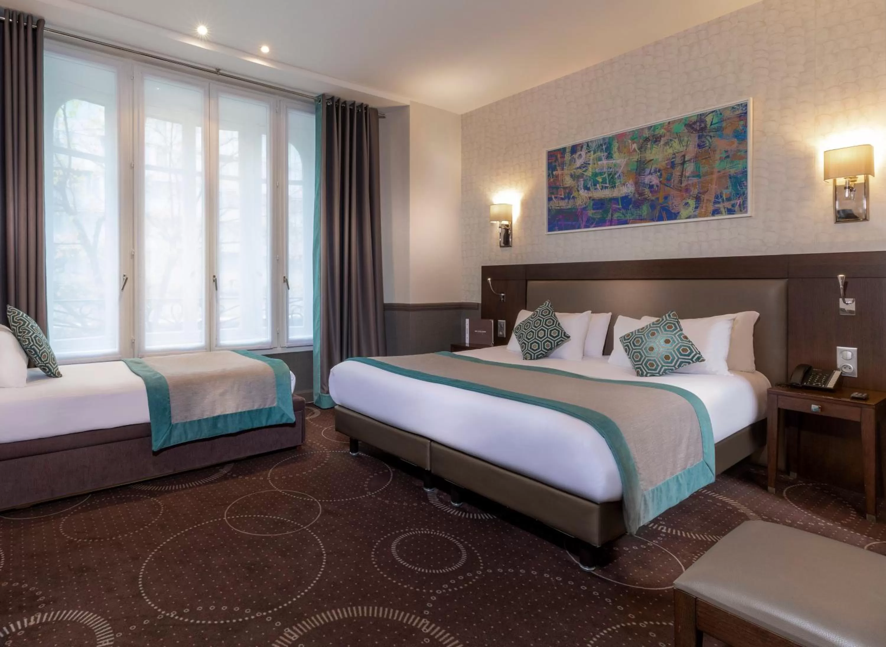 Photo of the whole room, Bed in Elysées Ceramic