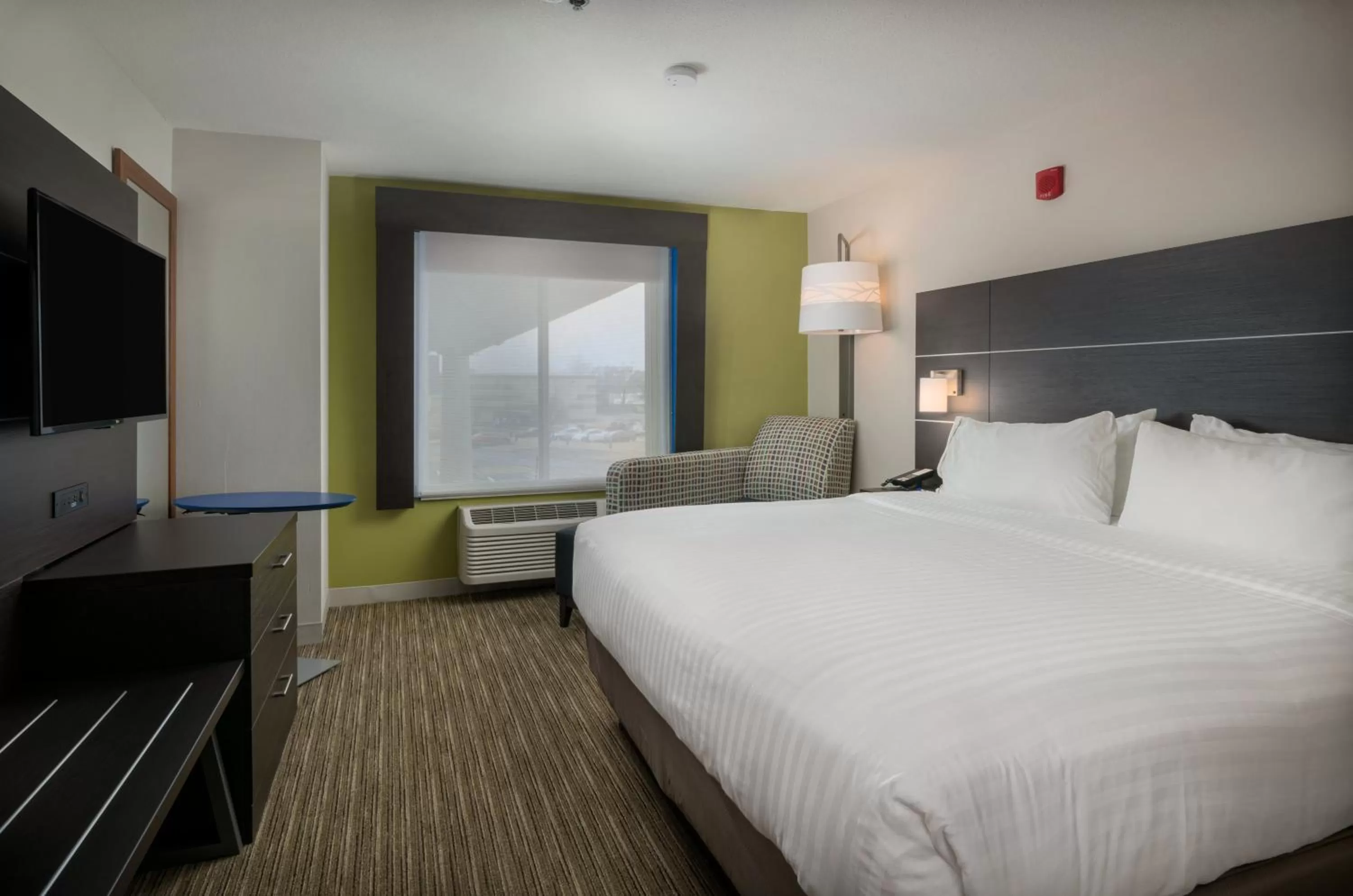 Photo of the whole room, Bed in Holiday Inn Express Lawrence by IHG