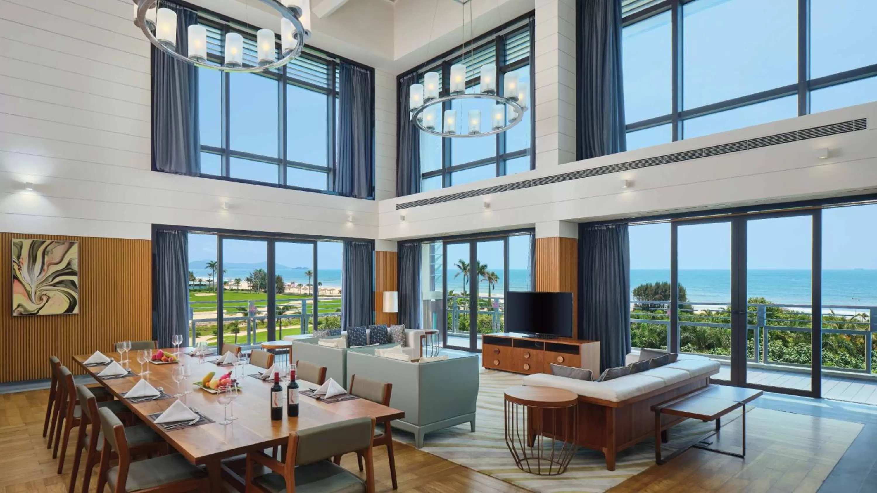 Photo of the whole room, Restaurant/Places to Eat in Crowne Plaza Hailing Island, an IHG Hotel