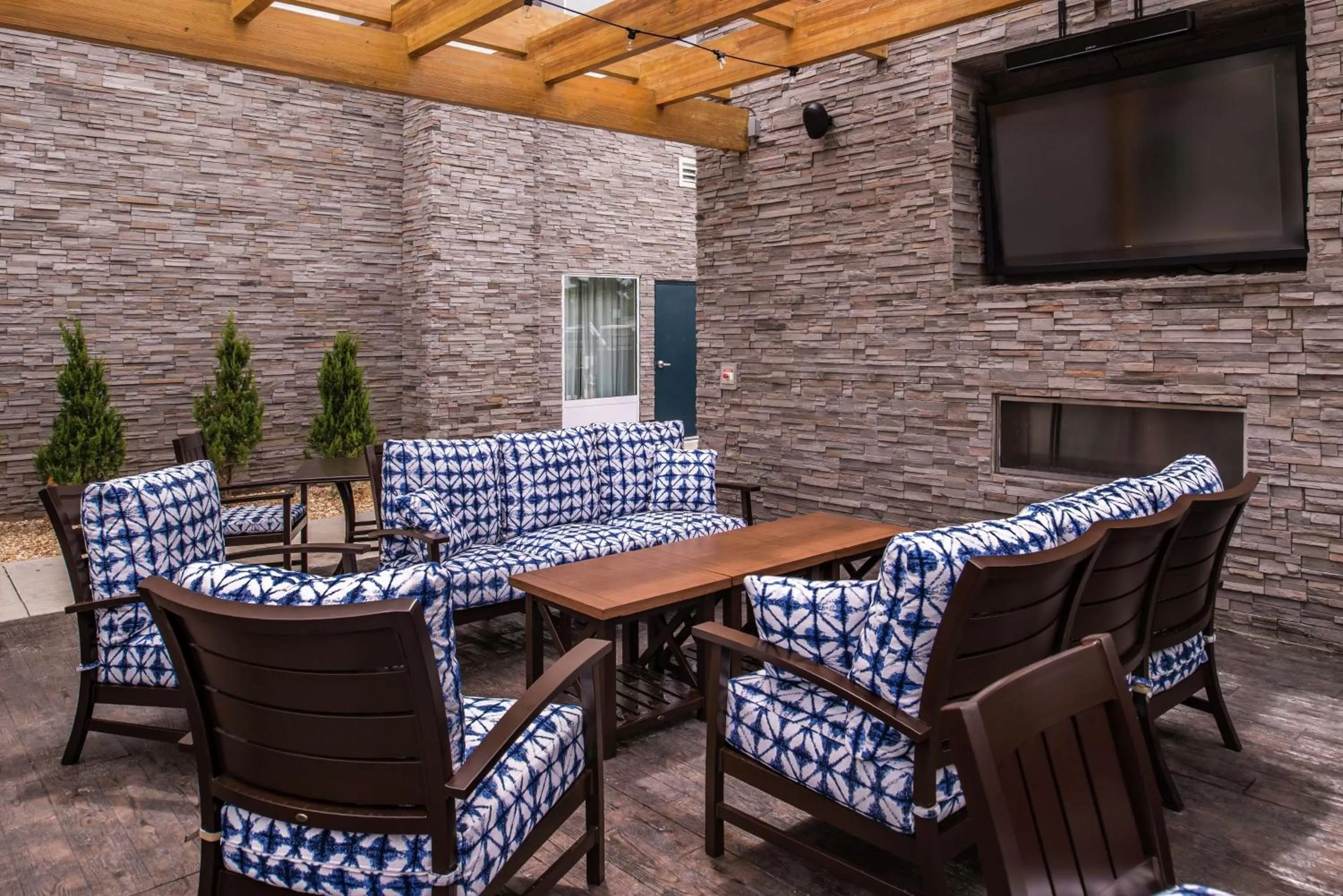 Patio in Hampton Inn Benson