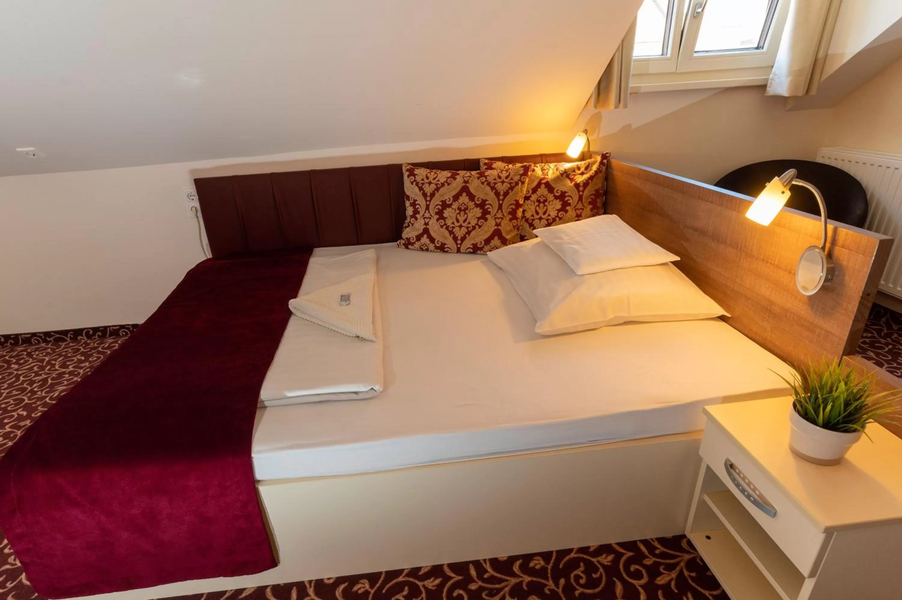 Photo of the whole room, Bed in Teátrum Boutique Hotel