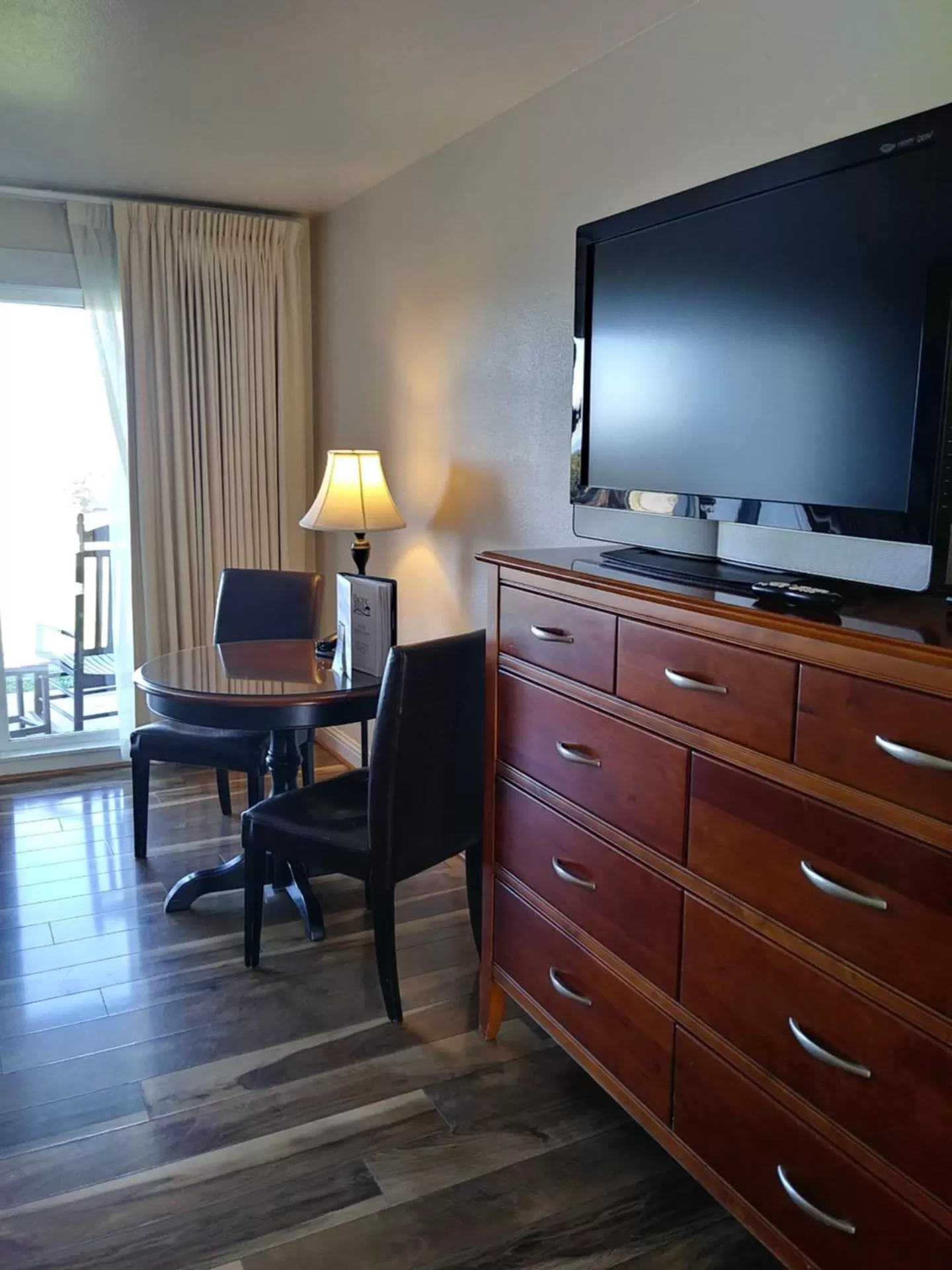 hair dresser in Pacific Reef Hotel & Light Show