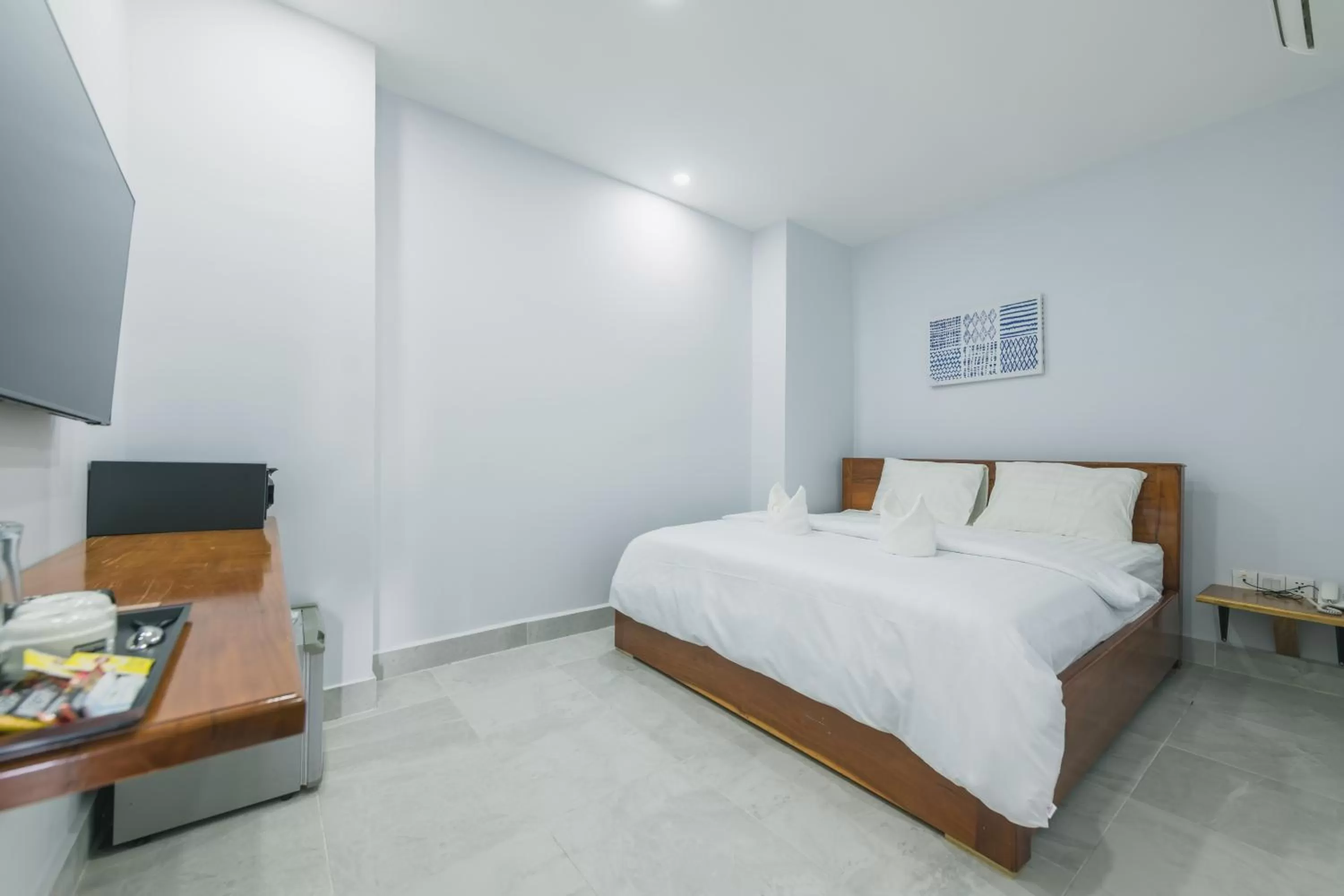 Photo of the whole room, Bed in Residence 110 (Hotel and Apartments)