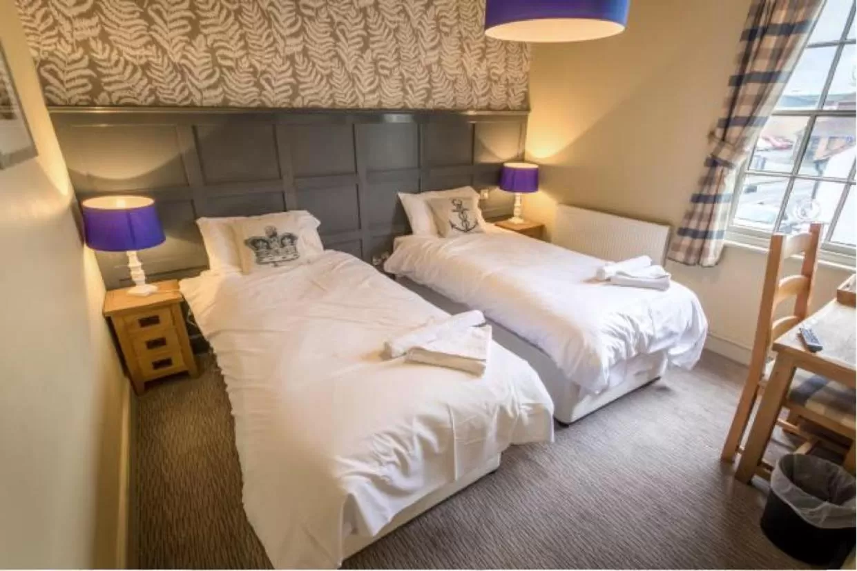 Bed in Crown & Anchor