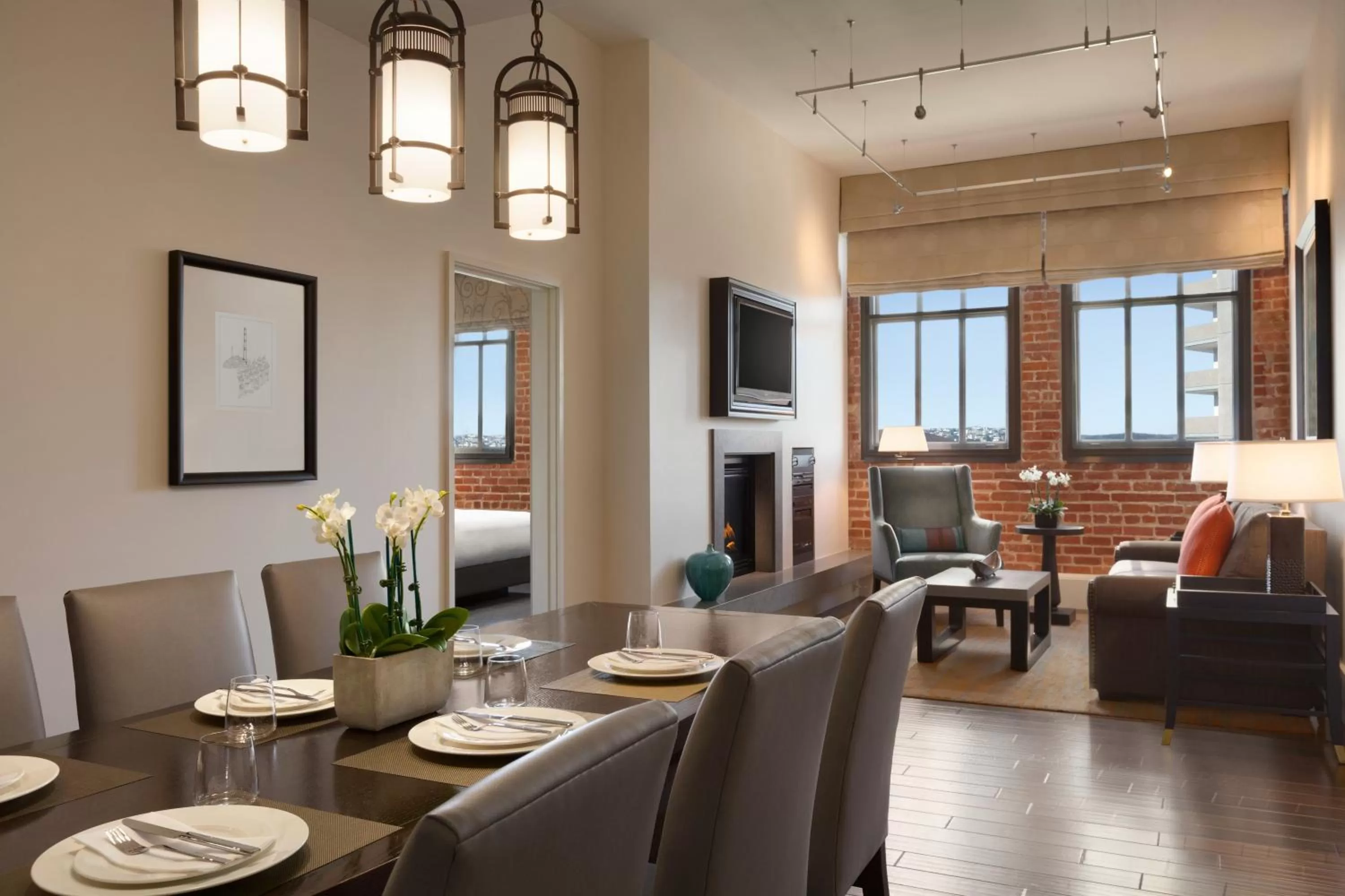 TV and multimedia in The Fairmont Heritage Place Ghirardelli Square