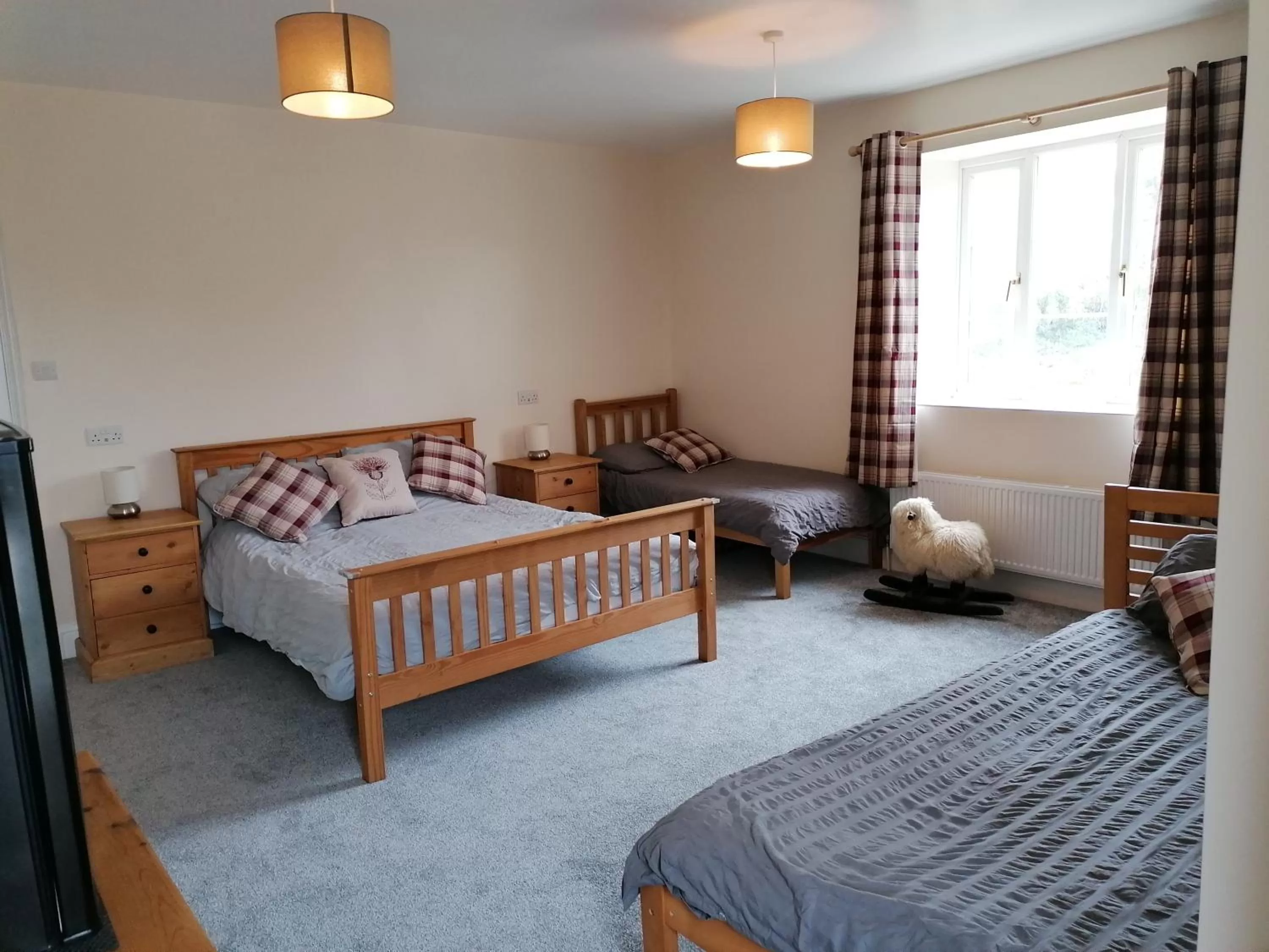 Bedroom, Bed in Lovaton Farmhouse