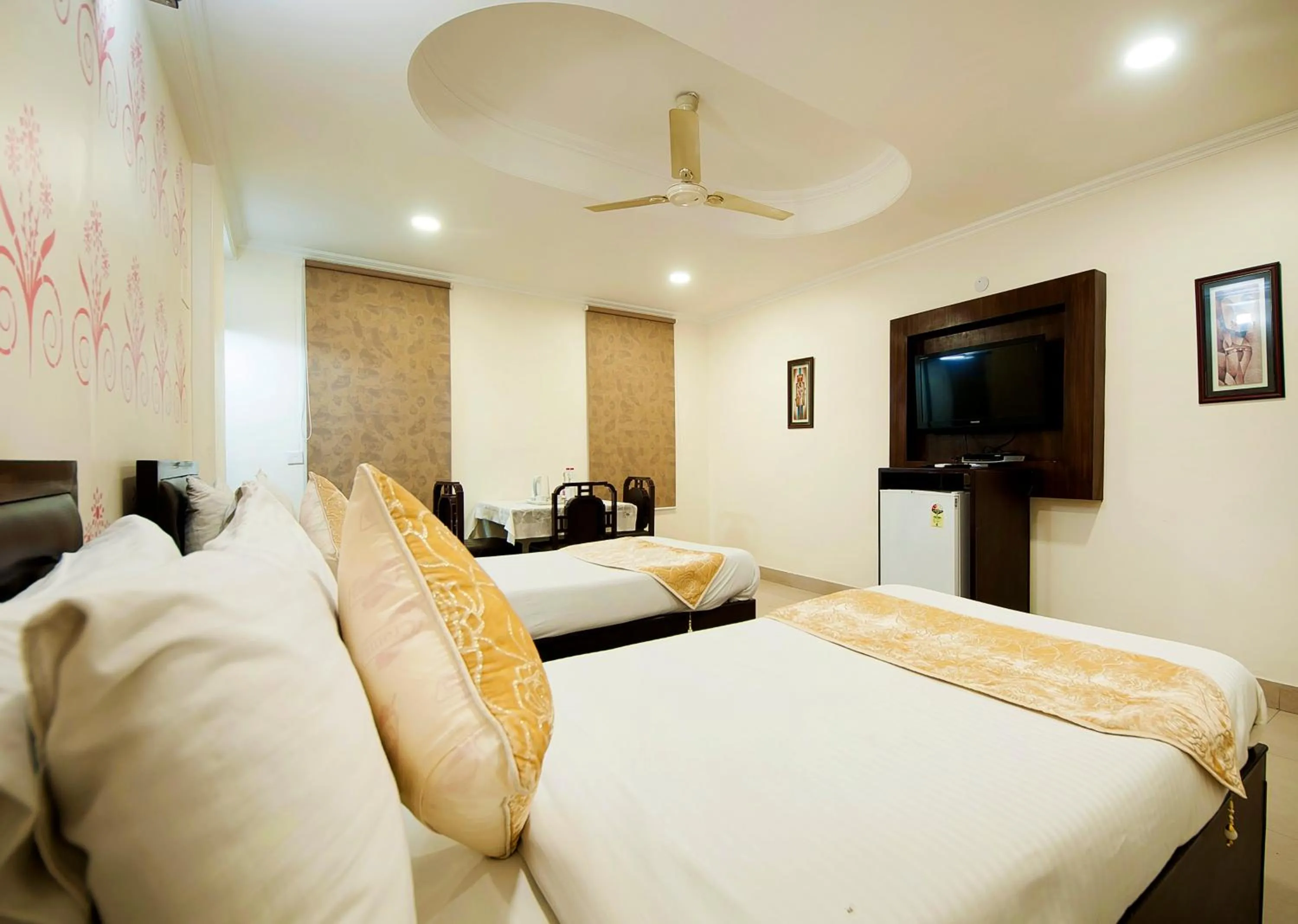 Bedroom, Bed in HOTEL DAKHA INTERNATIONAL - Karol Bagh, New Delhi