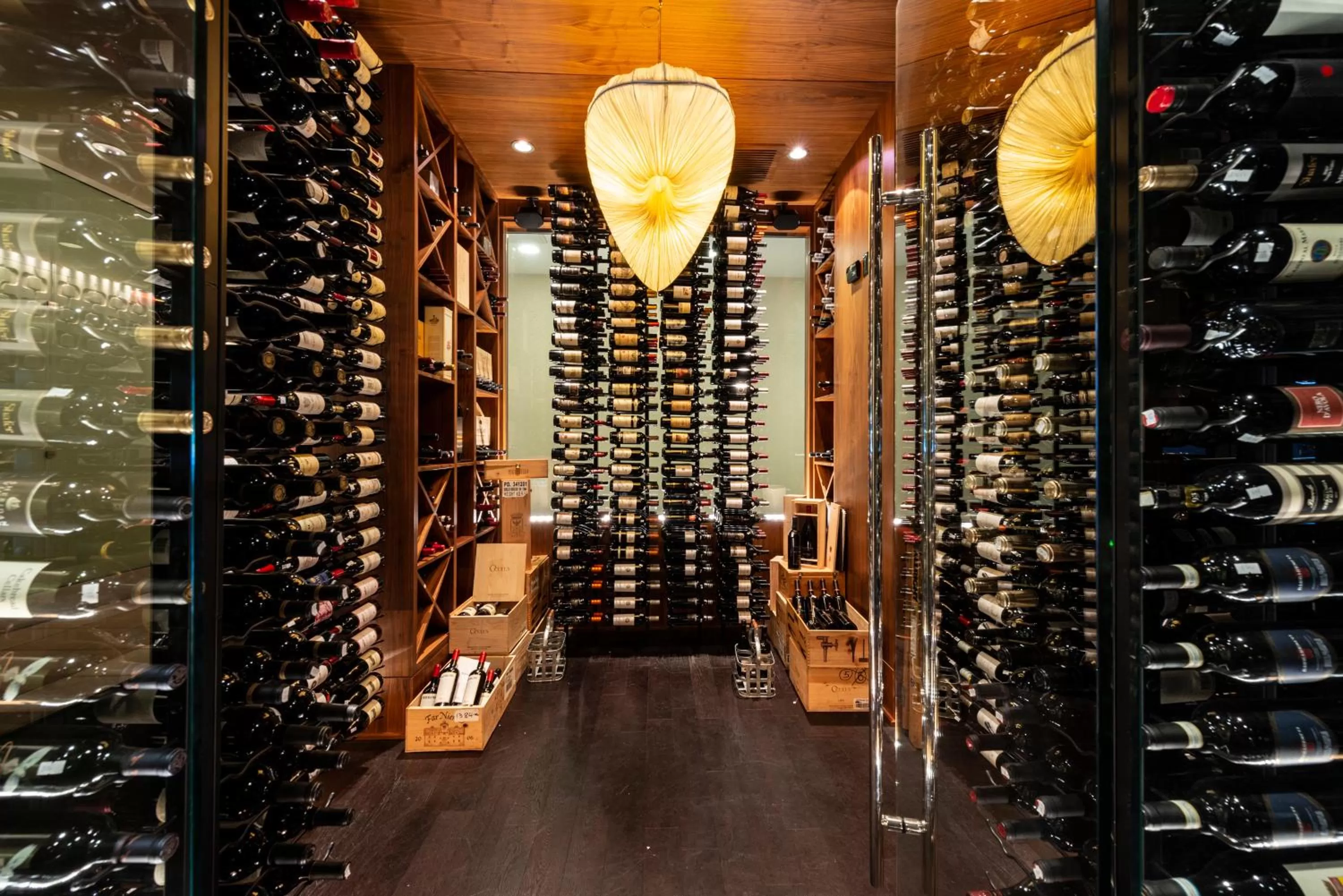 Restaurant/places to eat in Century Plaza Hotel