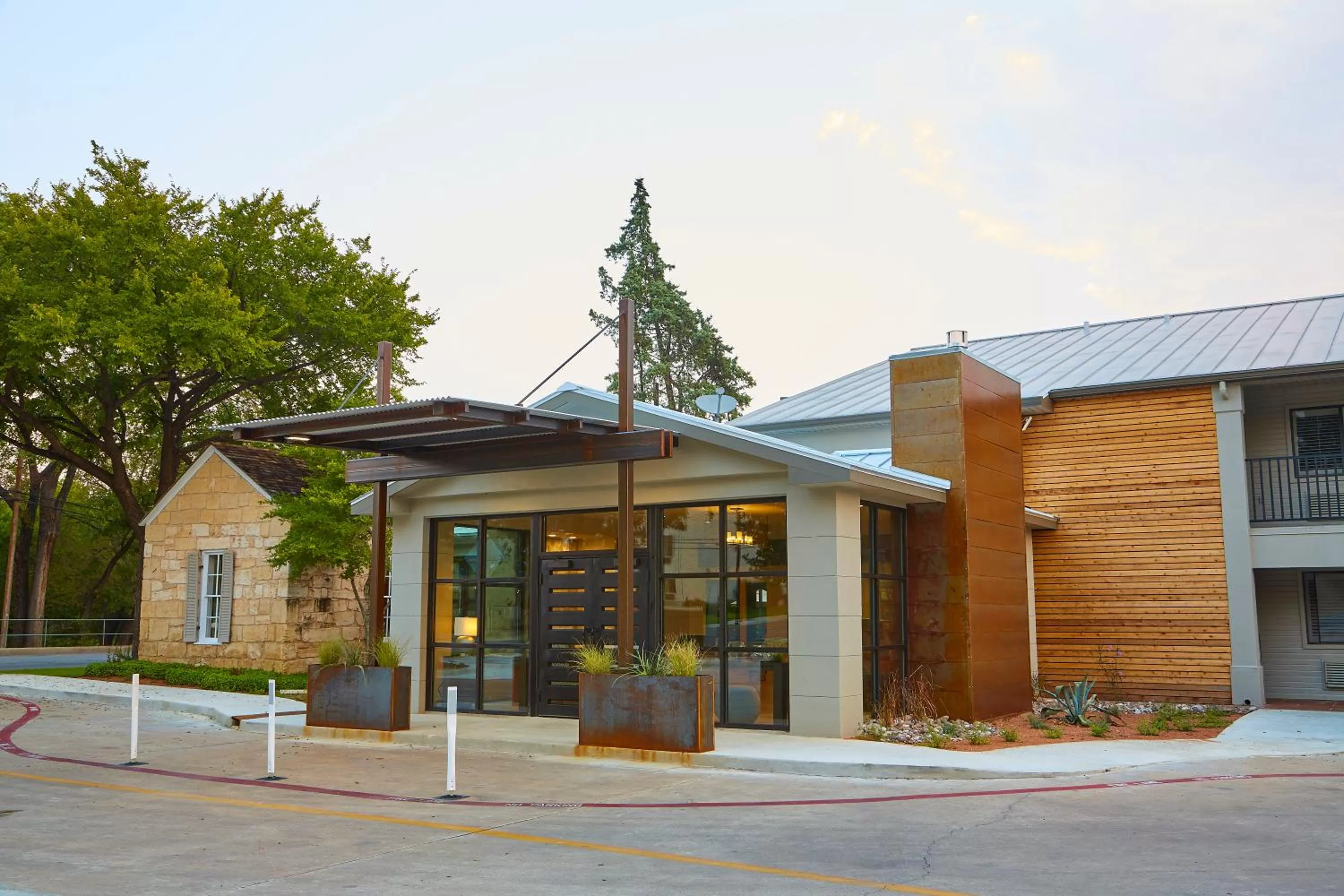 Facade/entrance in Fredericksburg Inn and Suites