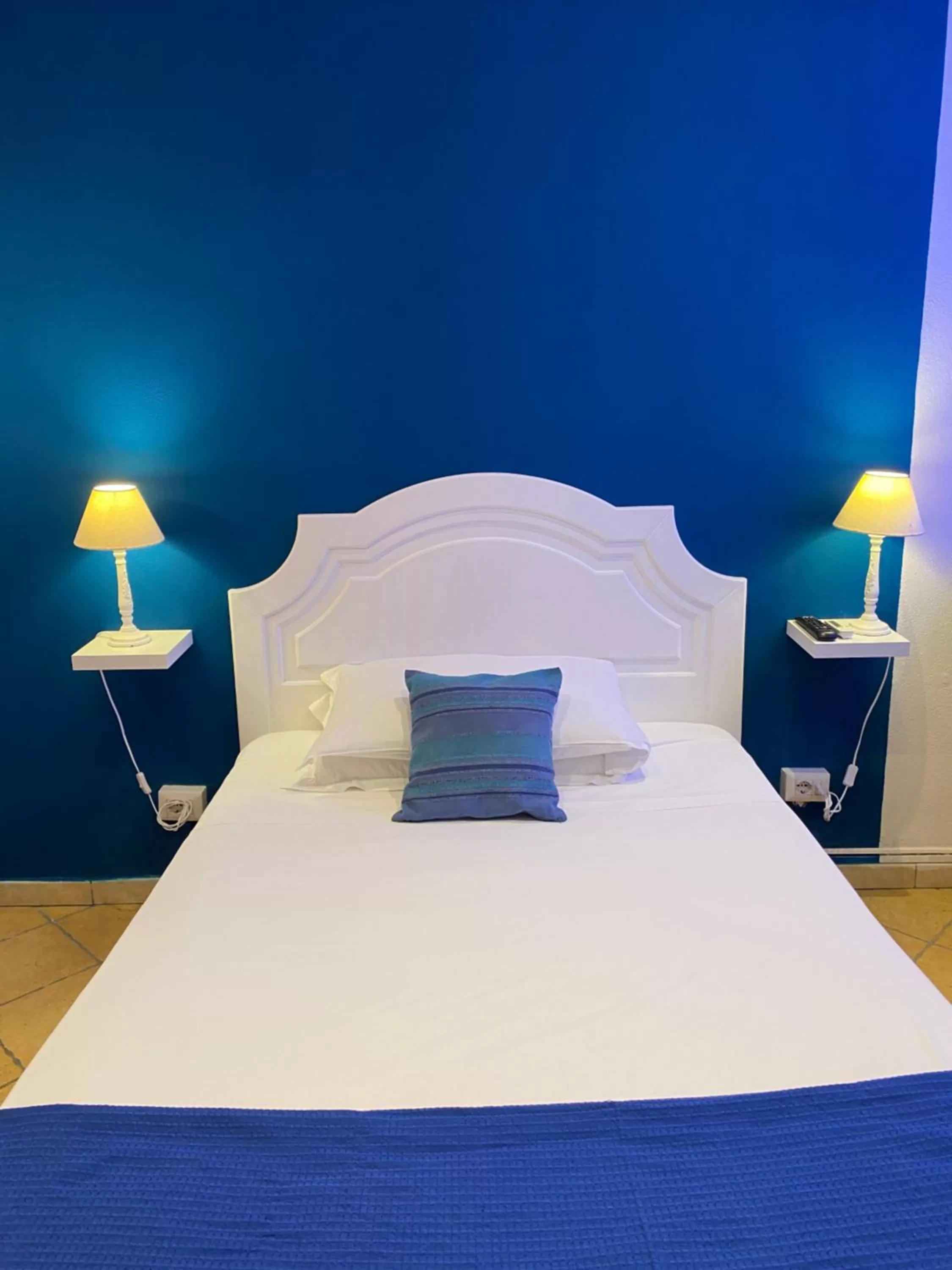 Photo of the whole room, Bed in Hotel Europeo Napoli