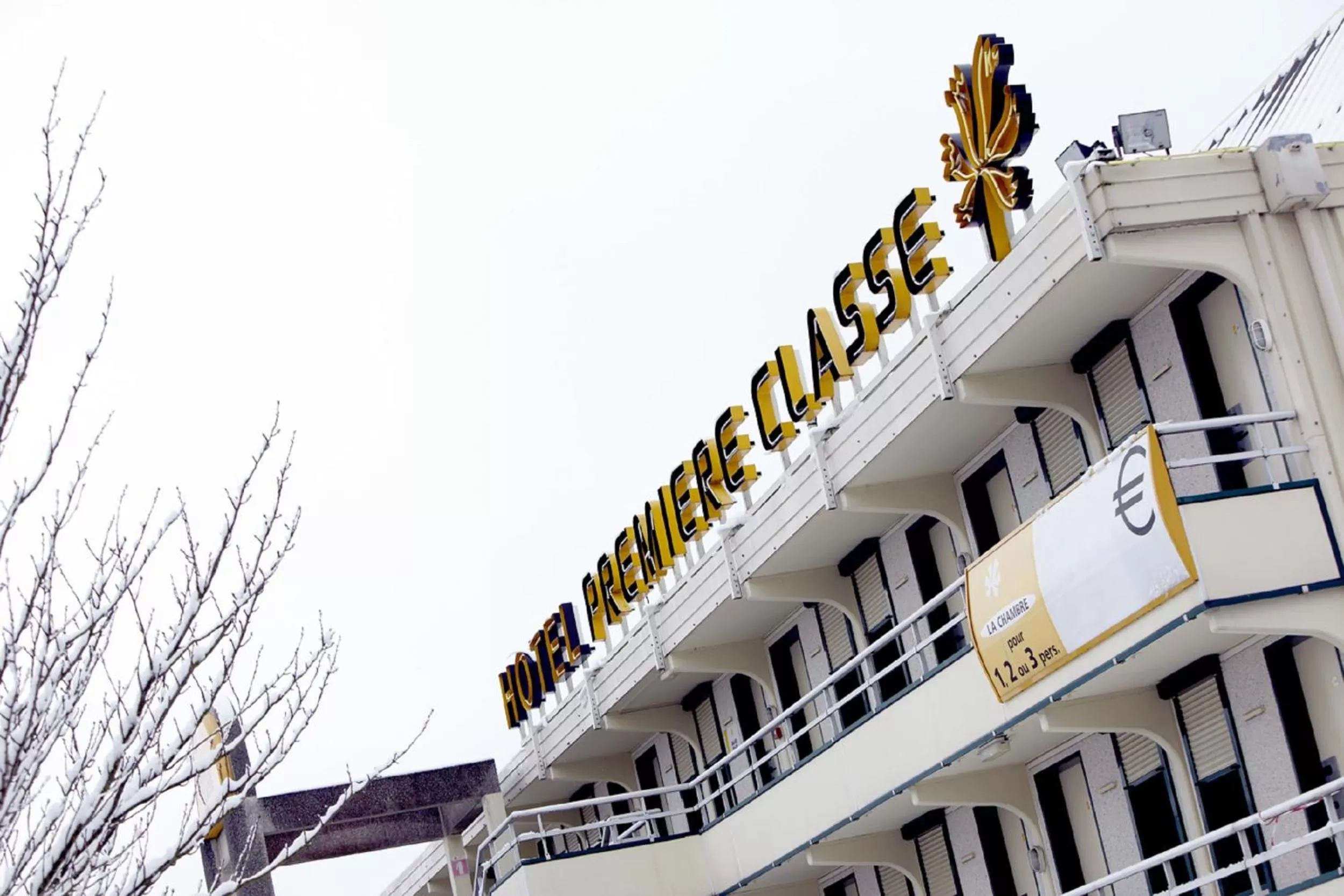 Facade/entrance in Premiere Classe Limoges Nord