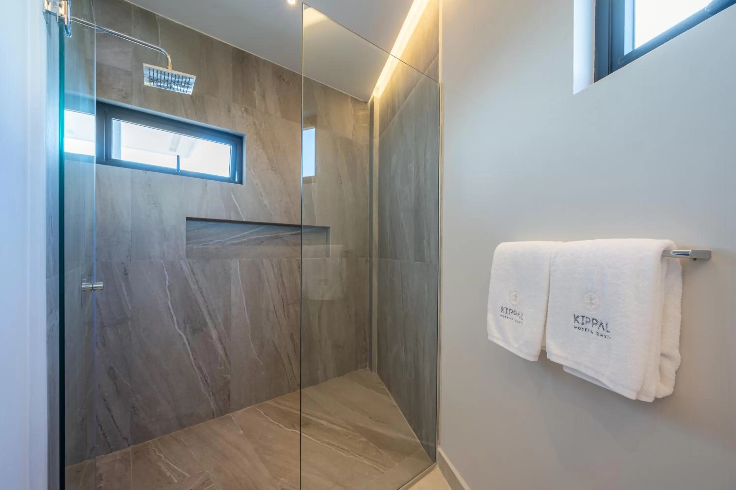 Shower in Kippal - Modern Oasis - ApartHotel