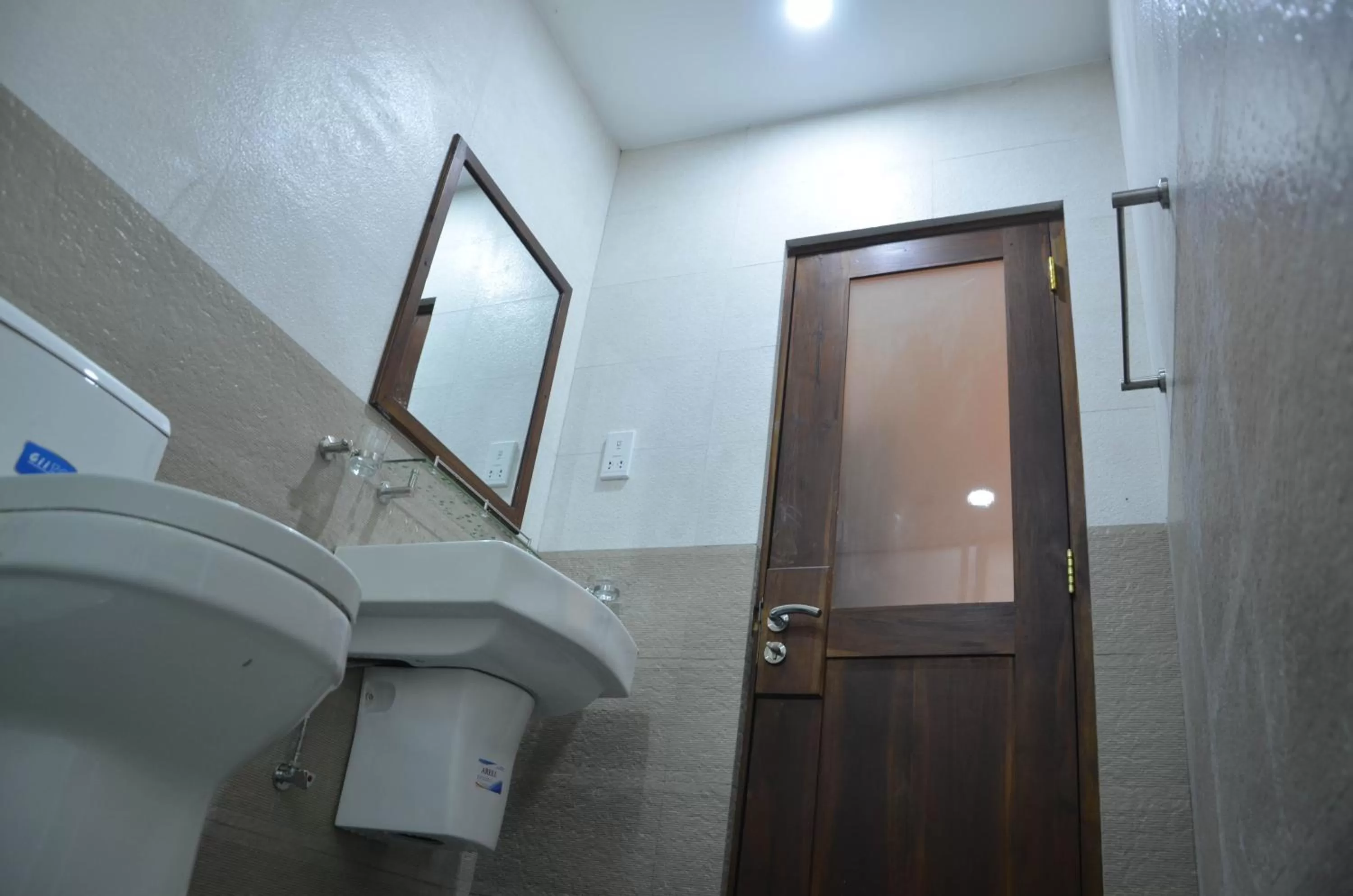 Bathroom in Kandy Rivers Edge Nature Resort