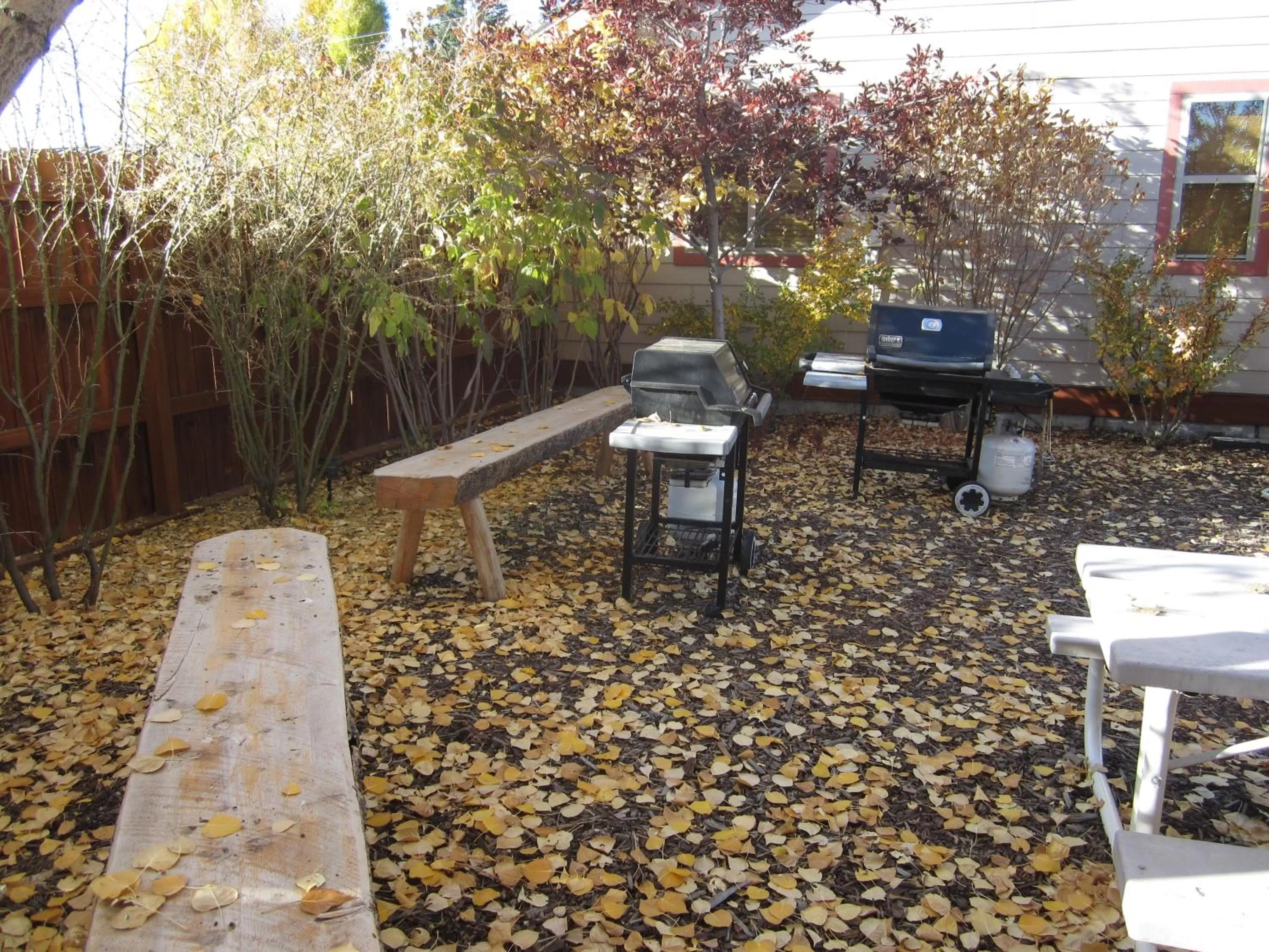 Two-Bedroom Bungalow in Pinedale Cozy Cabins