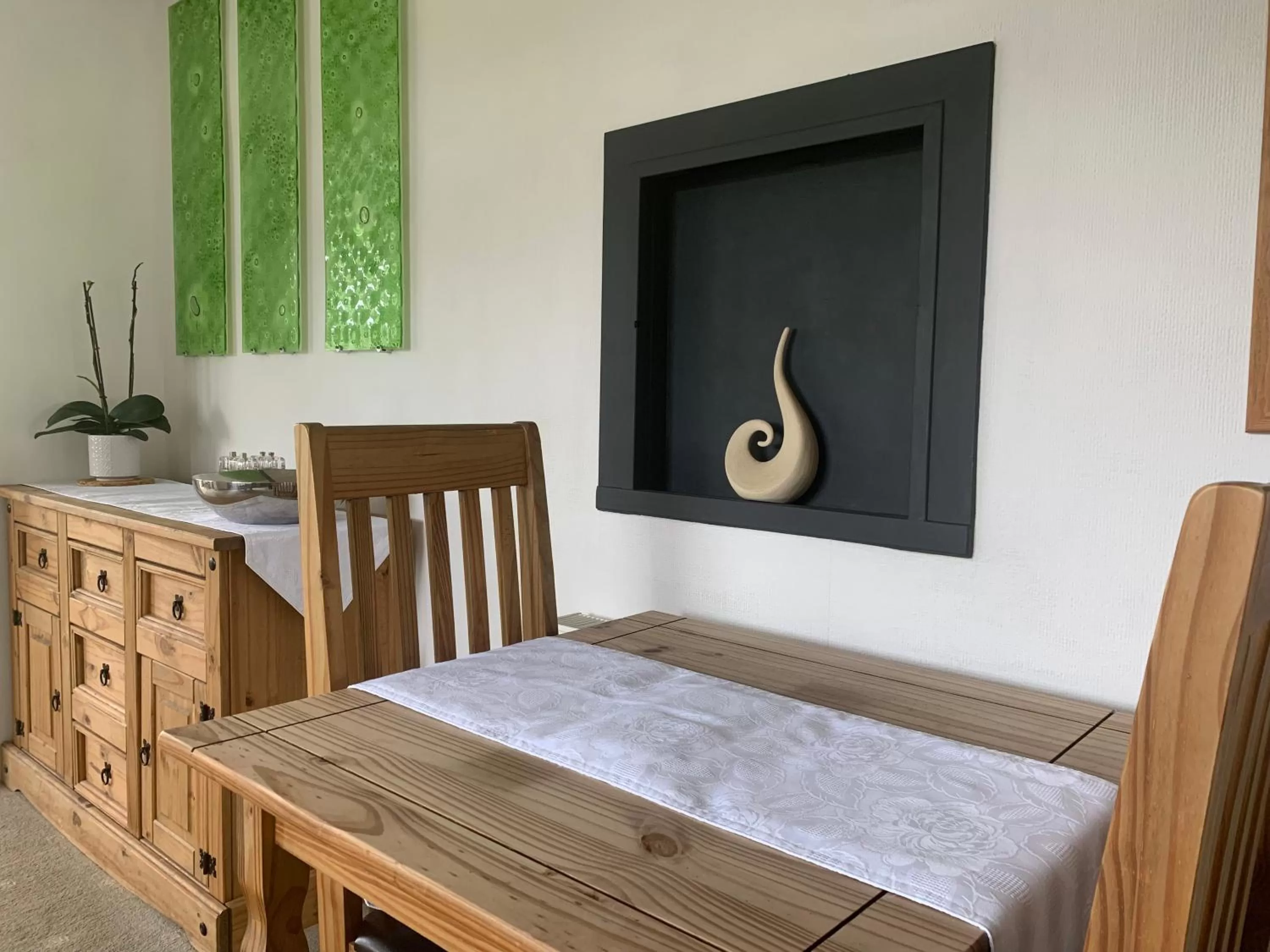 Dining area, Bed in Ramsey House