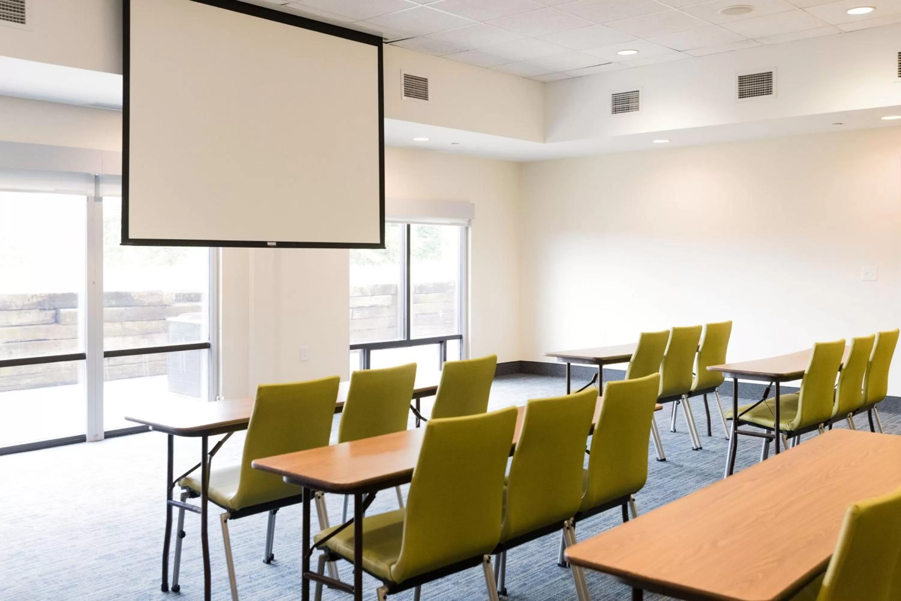 Meeting/conference room in Holiday Inn Express & Suites Lexington North West-The Vineyard by IHG
