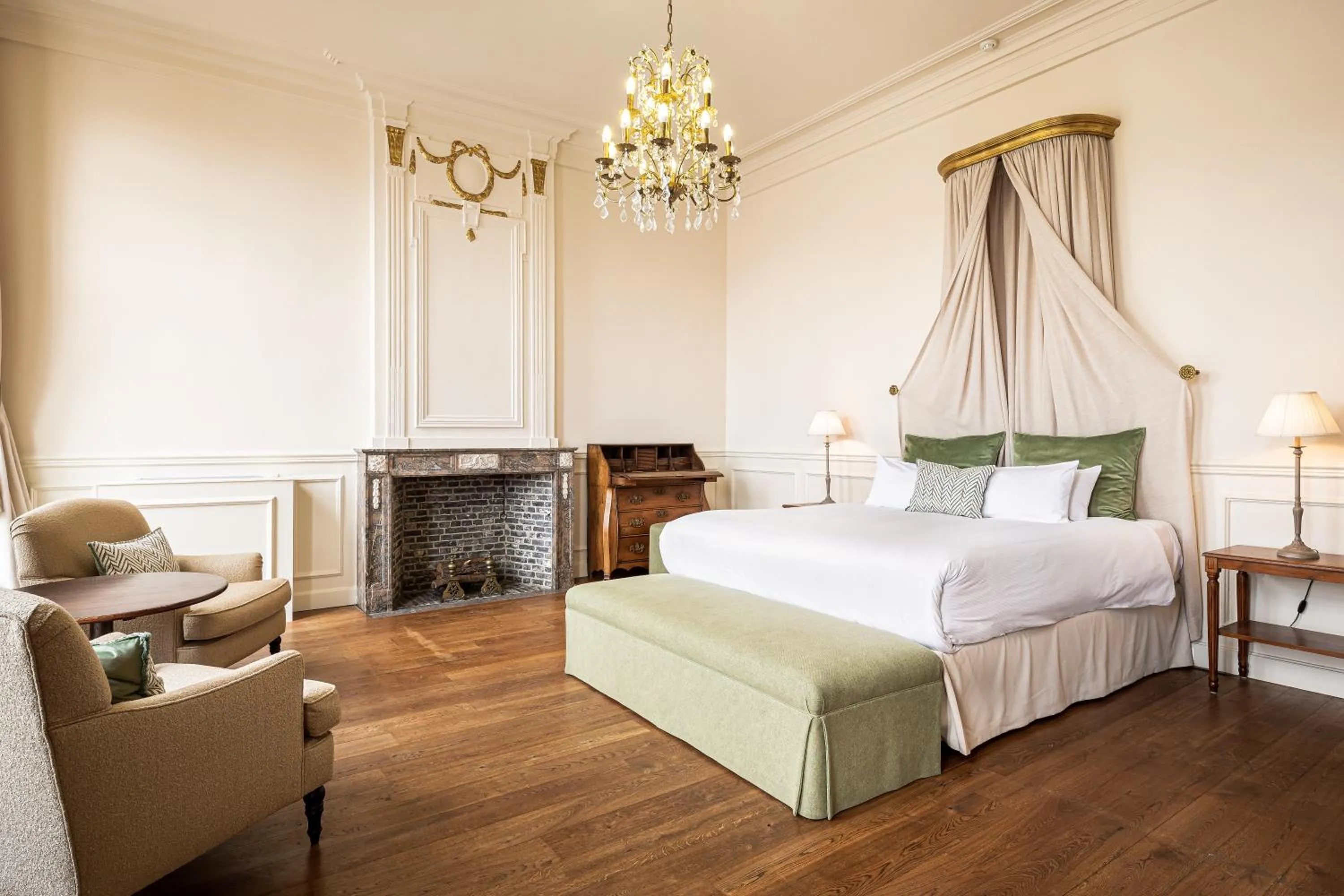 Guests, Bed in De Tuilerieën - Small Luxury Hotels of the World