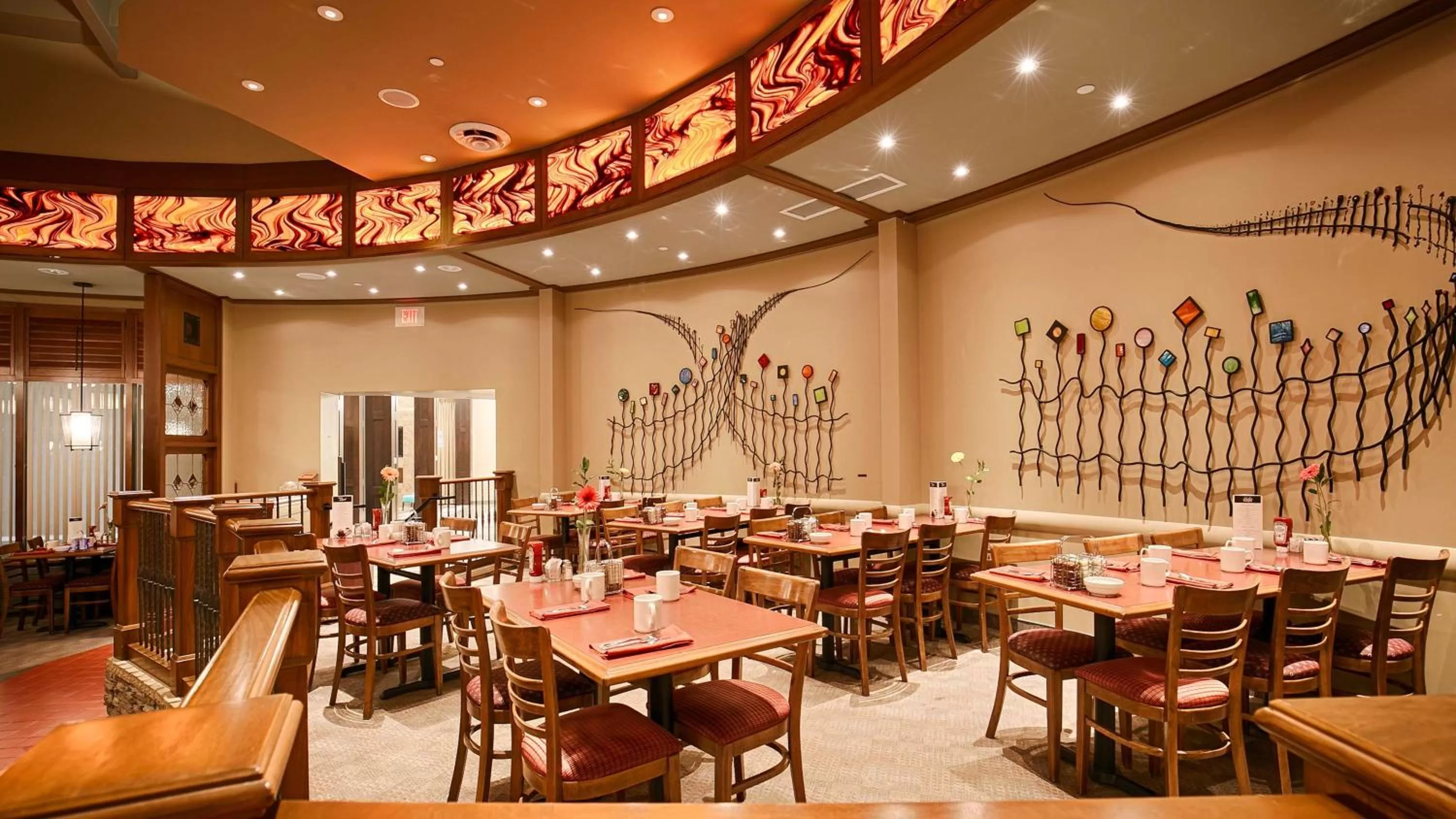 Restaurant/places to eat in Best Western Plus Lamplighter Inn & Conference Centre