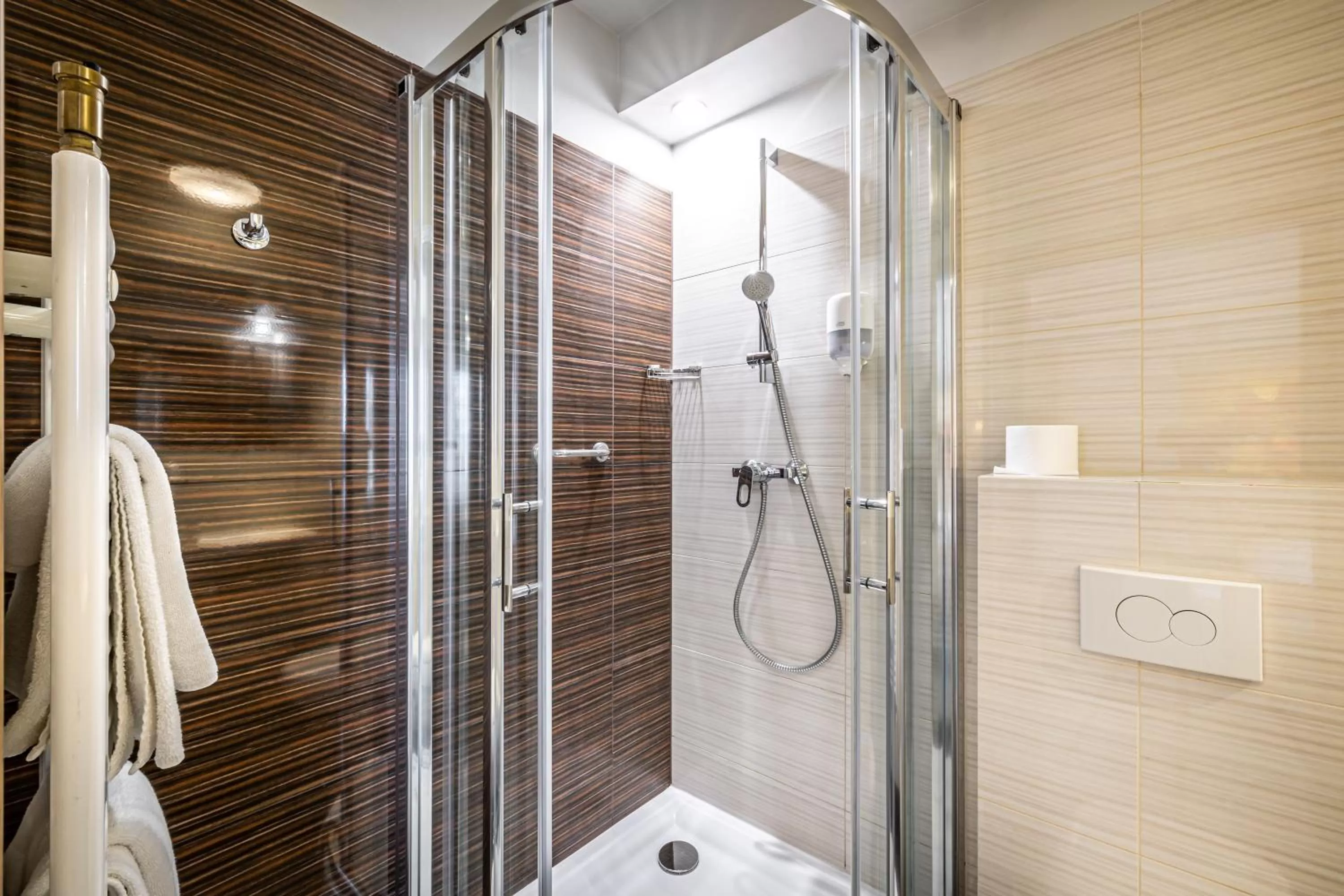 Shower in Hotel Leśny