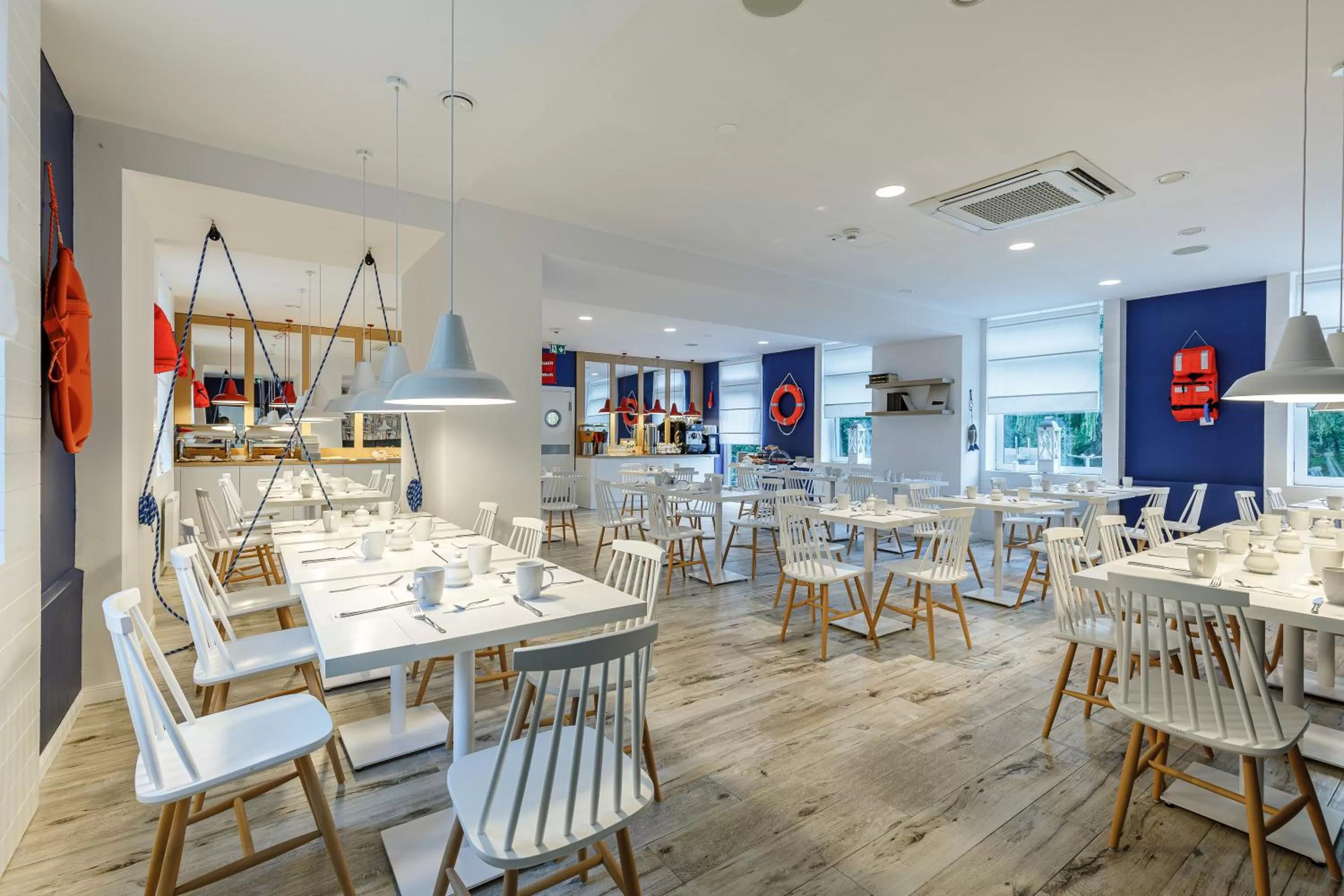 Restaurant/places to eat in AQUA HOUSE