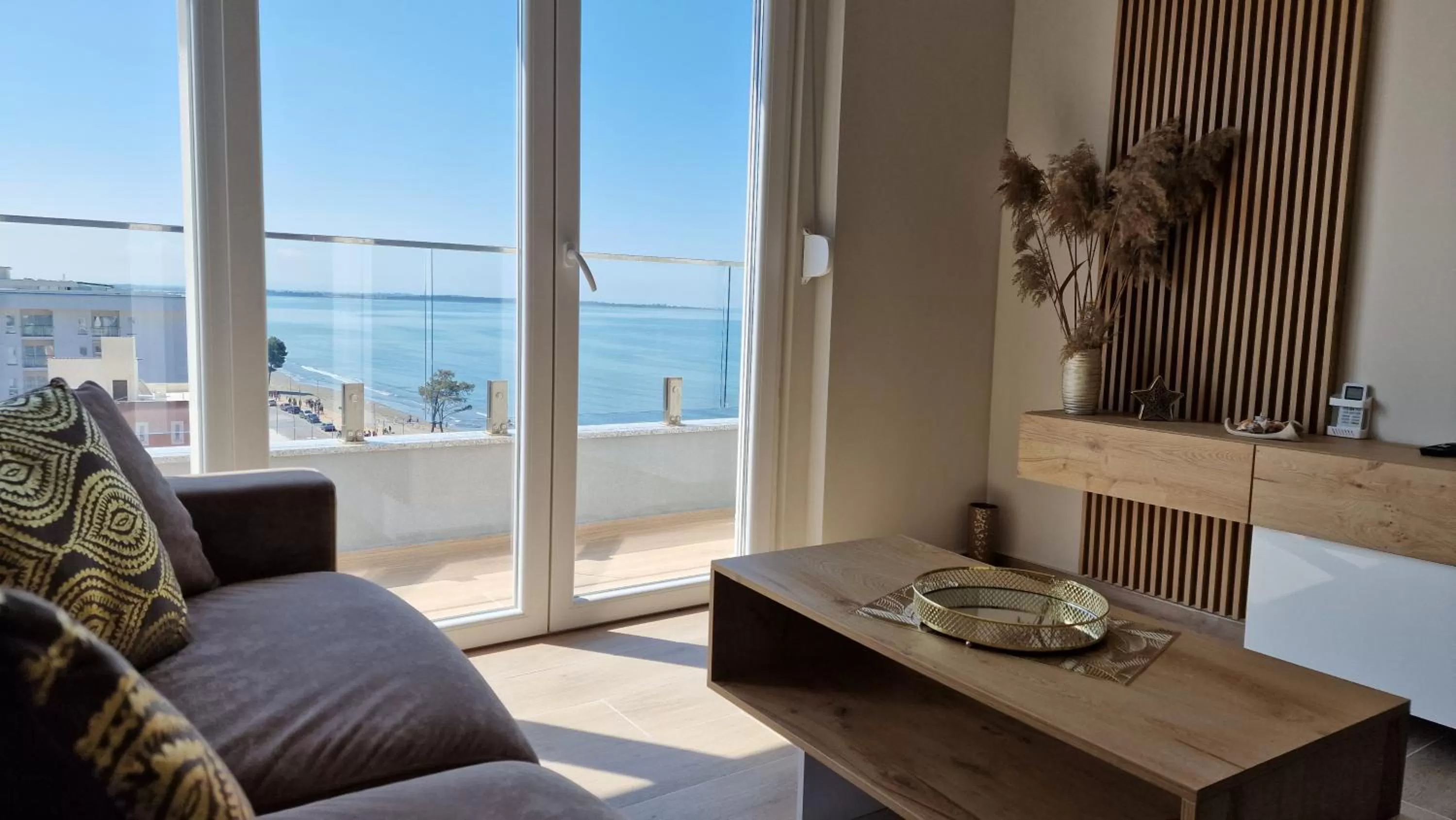 Day, Seating Area in Anchor Apartments