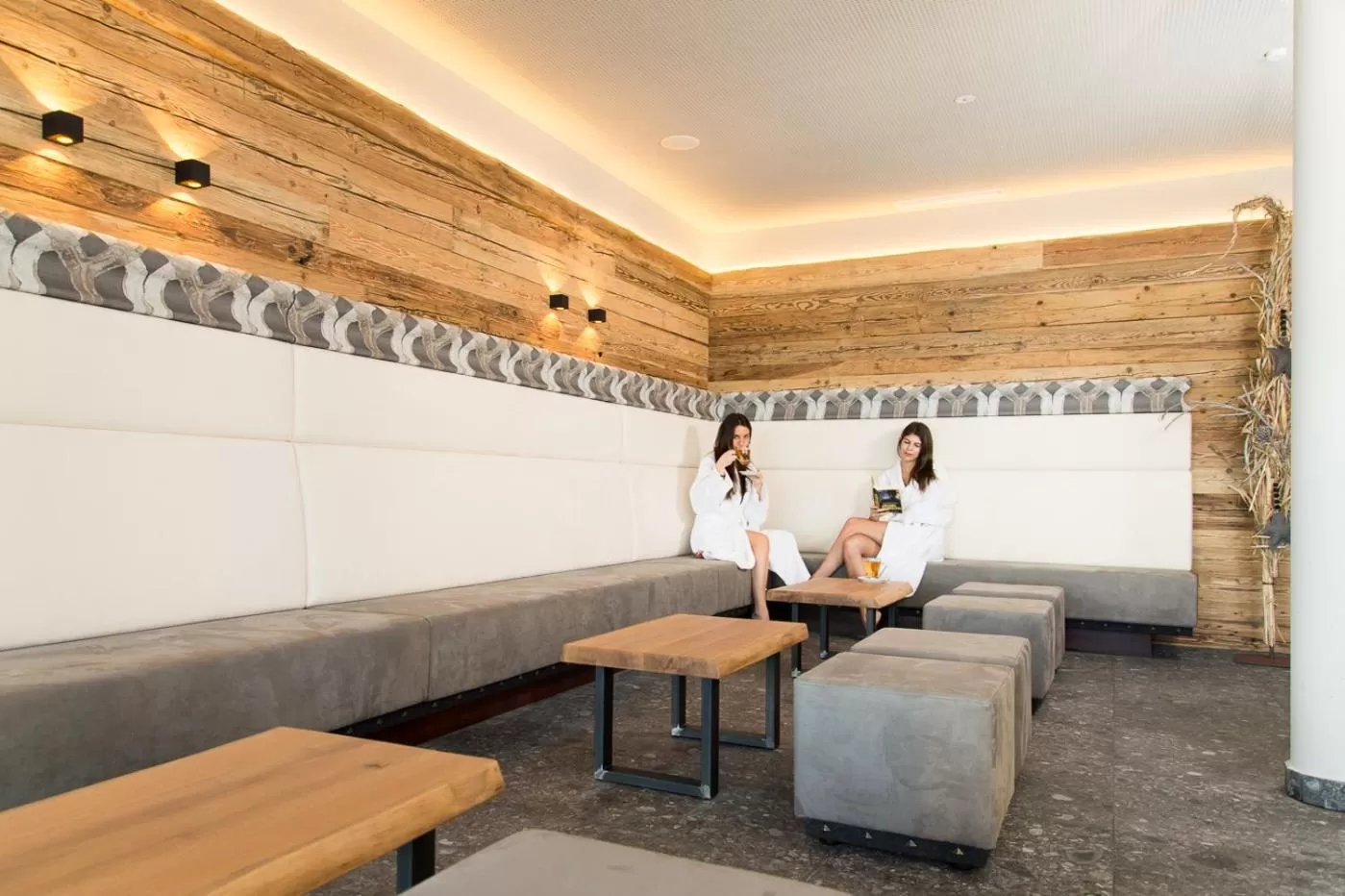 Guests in Berghotel Schmittenhöhe