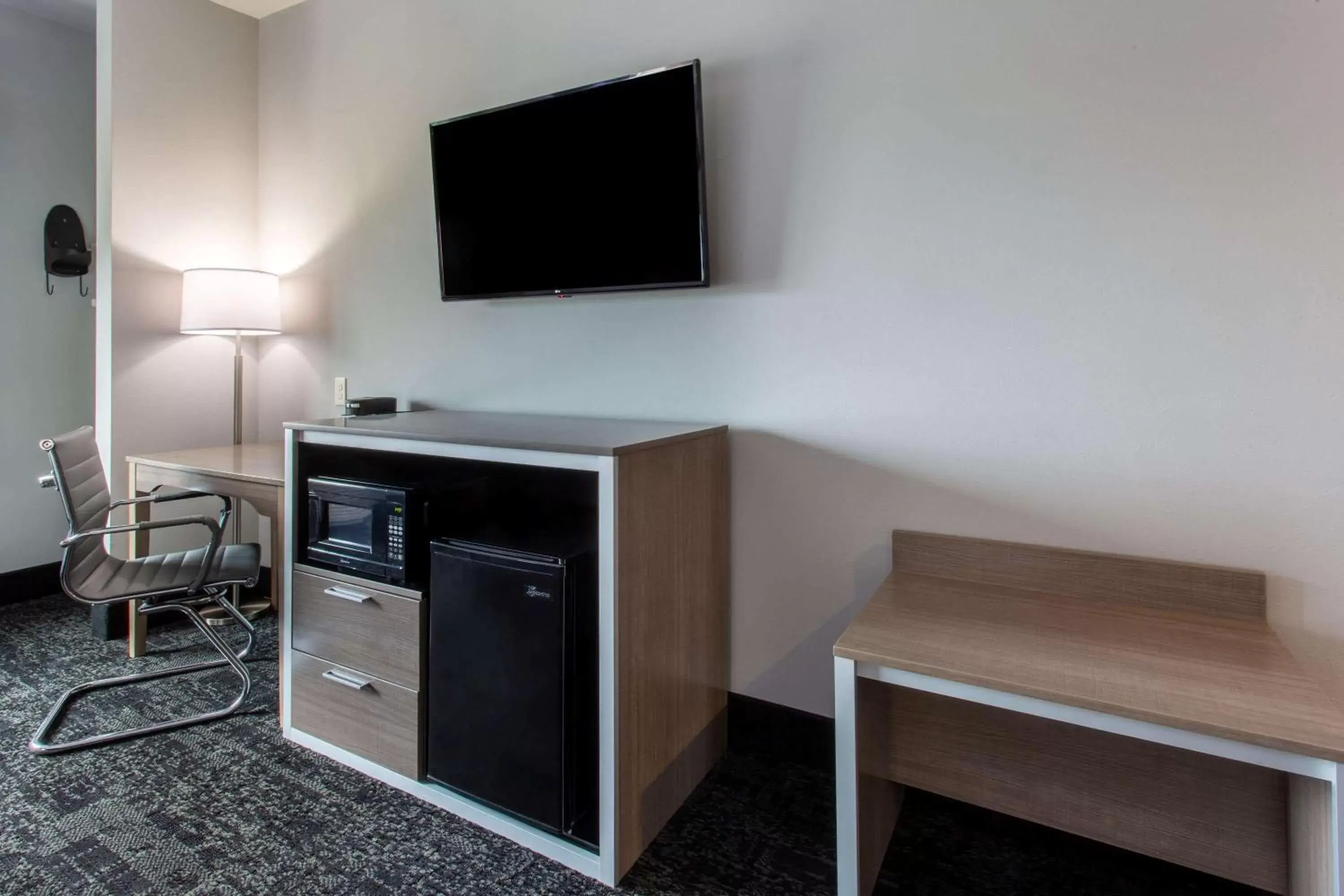 King Room - Pet Friendly/Mobility Access/Non-Smoking in Baymont by Wyndham Madison King Room - Pet Friendly/Mobility Access/Non-Smoking in Baymont by Wyndham Madison