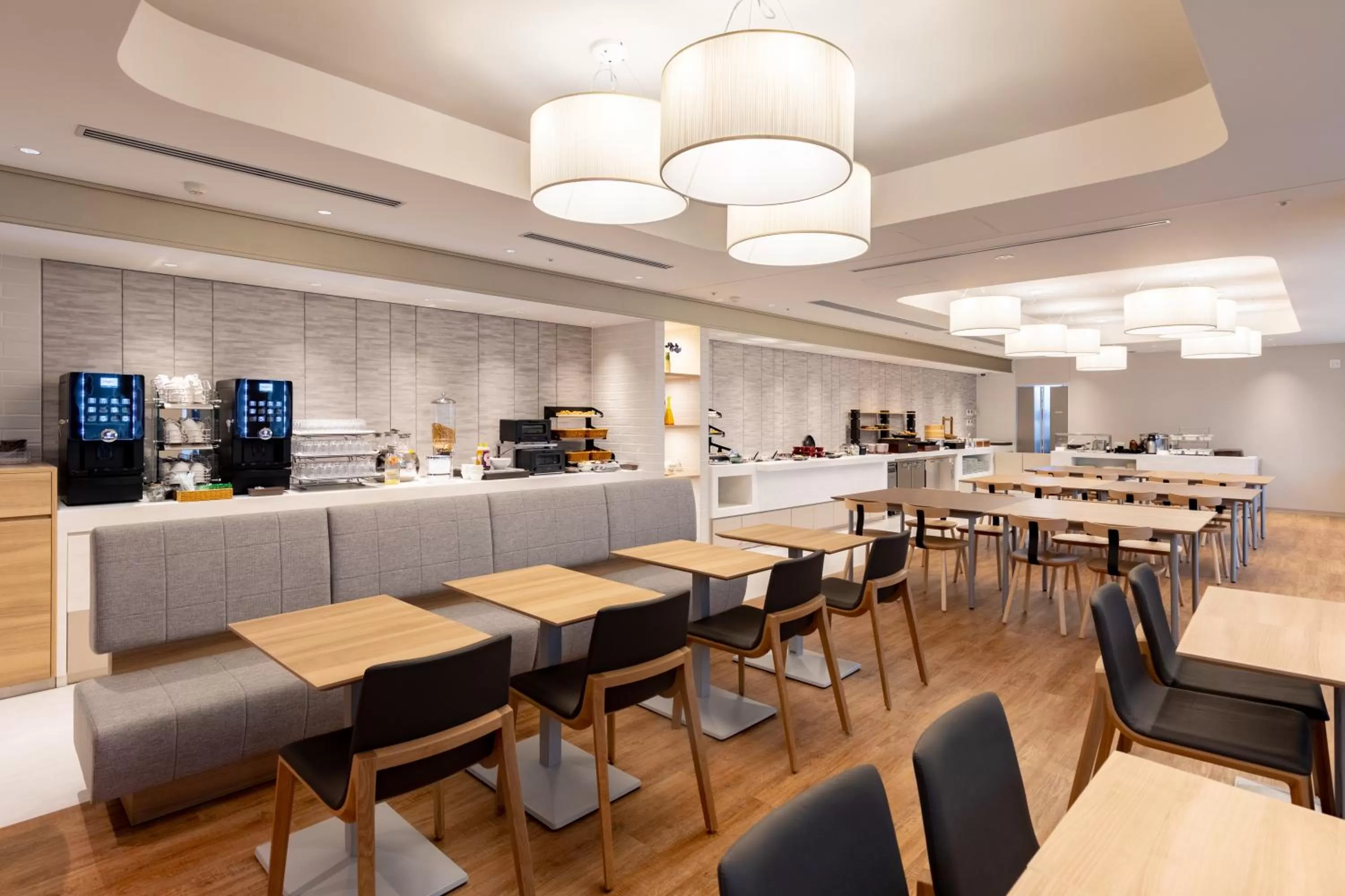 Restaurant/places to eat in Nishitetsu Hotel Croom Nagoya