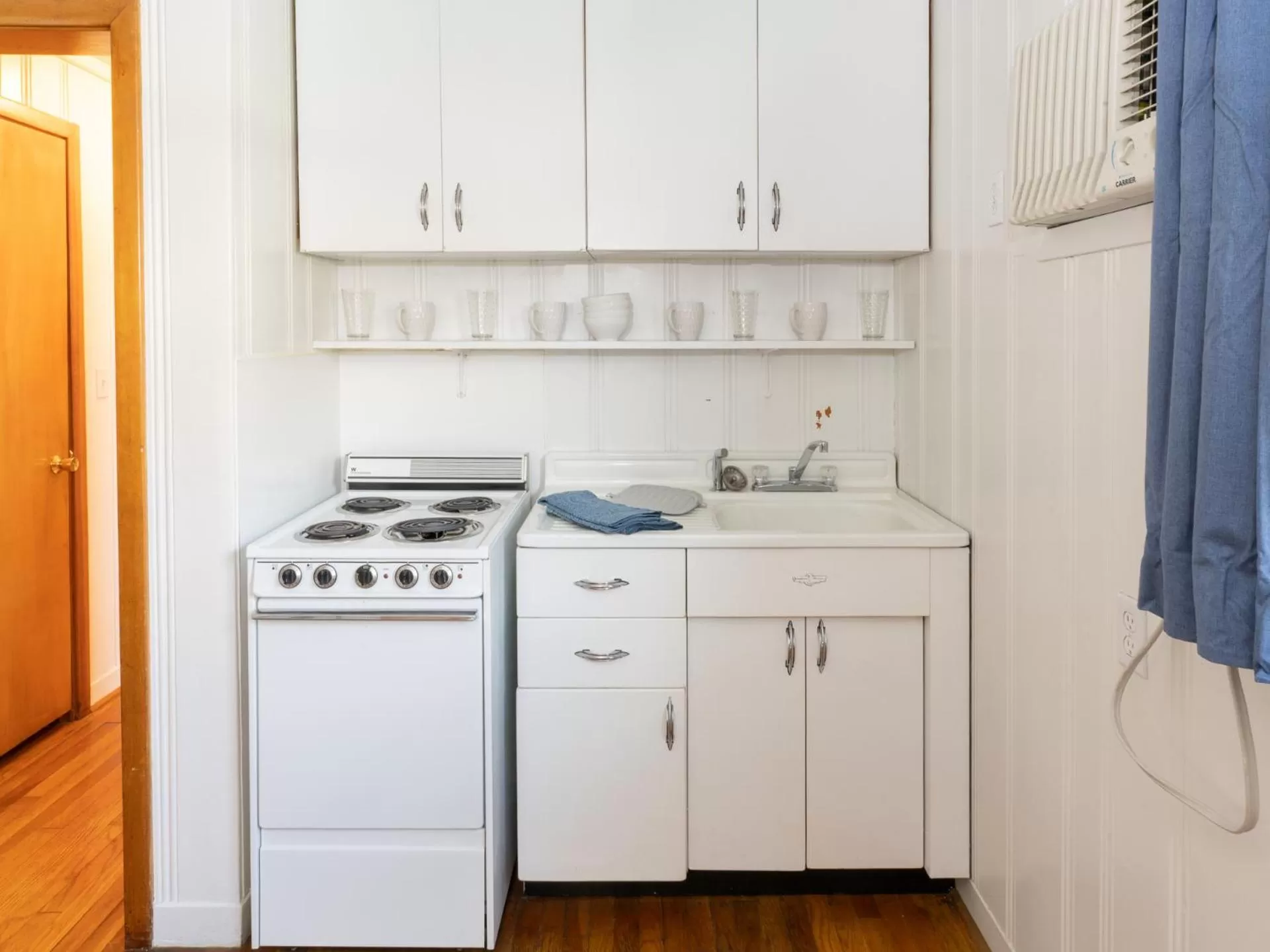 Kitchen or kitchenette in Siesta Motel Colfax WA