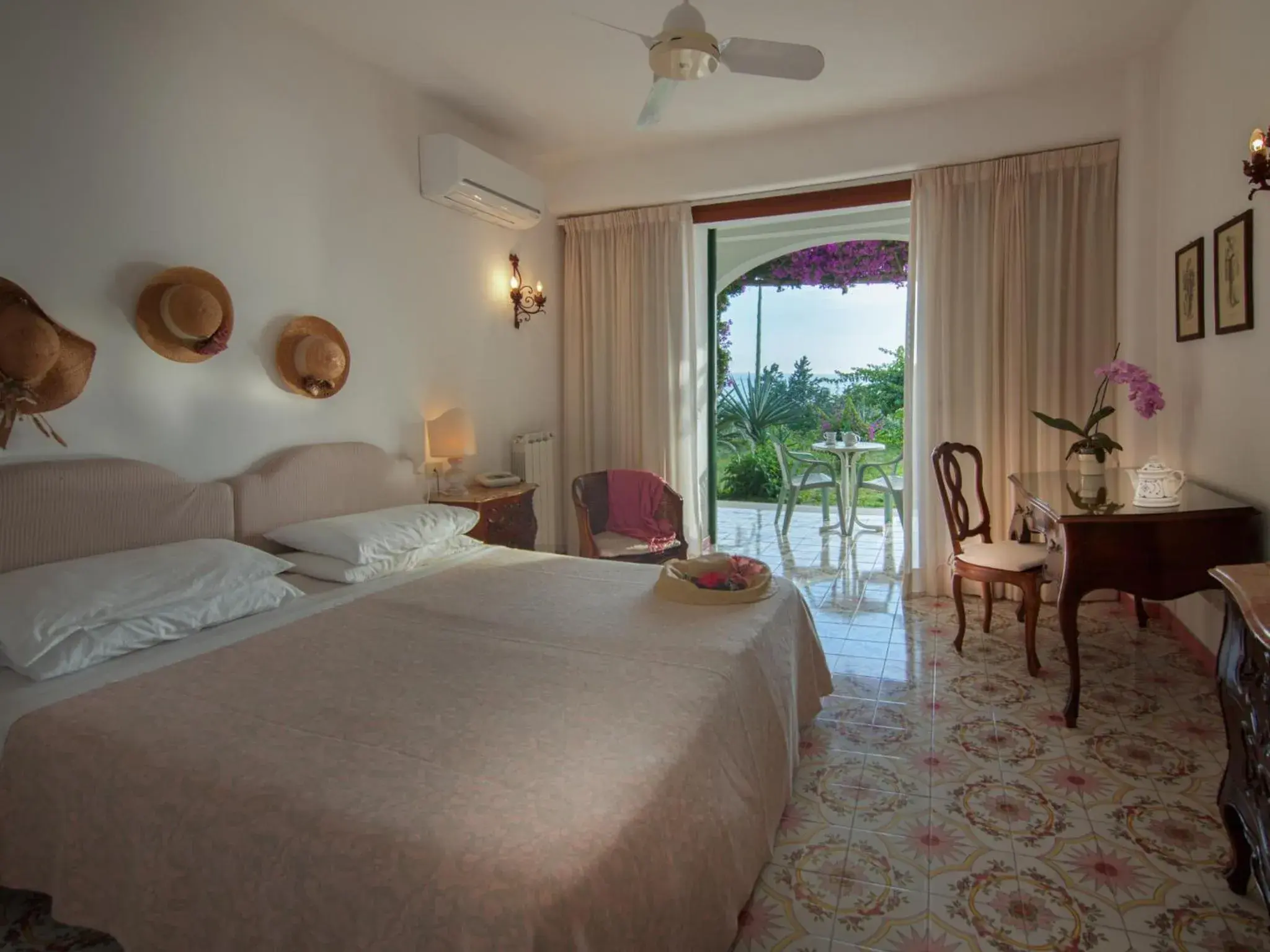 Double or Twin Room with Sea View in Semiramis Hotel De Charme & Pools Double or Twin Room with Sea View in Semiramis Hotel De Charme & Pools