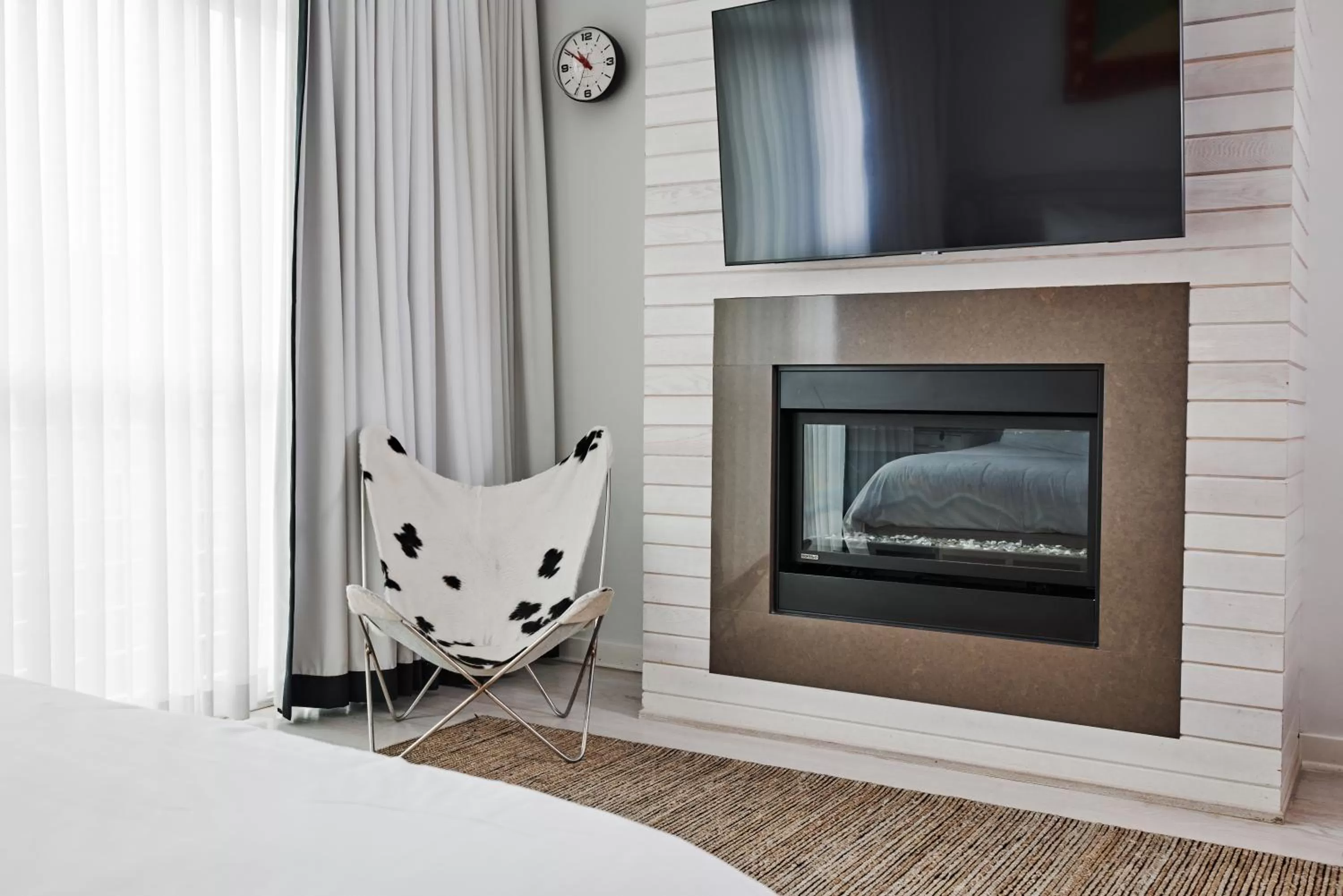 flat iron in Bungalow Hotel