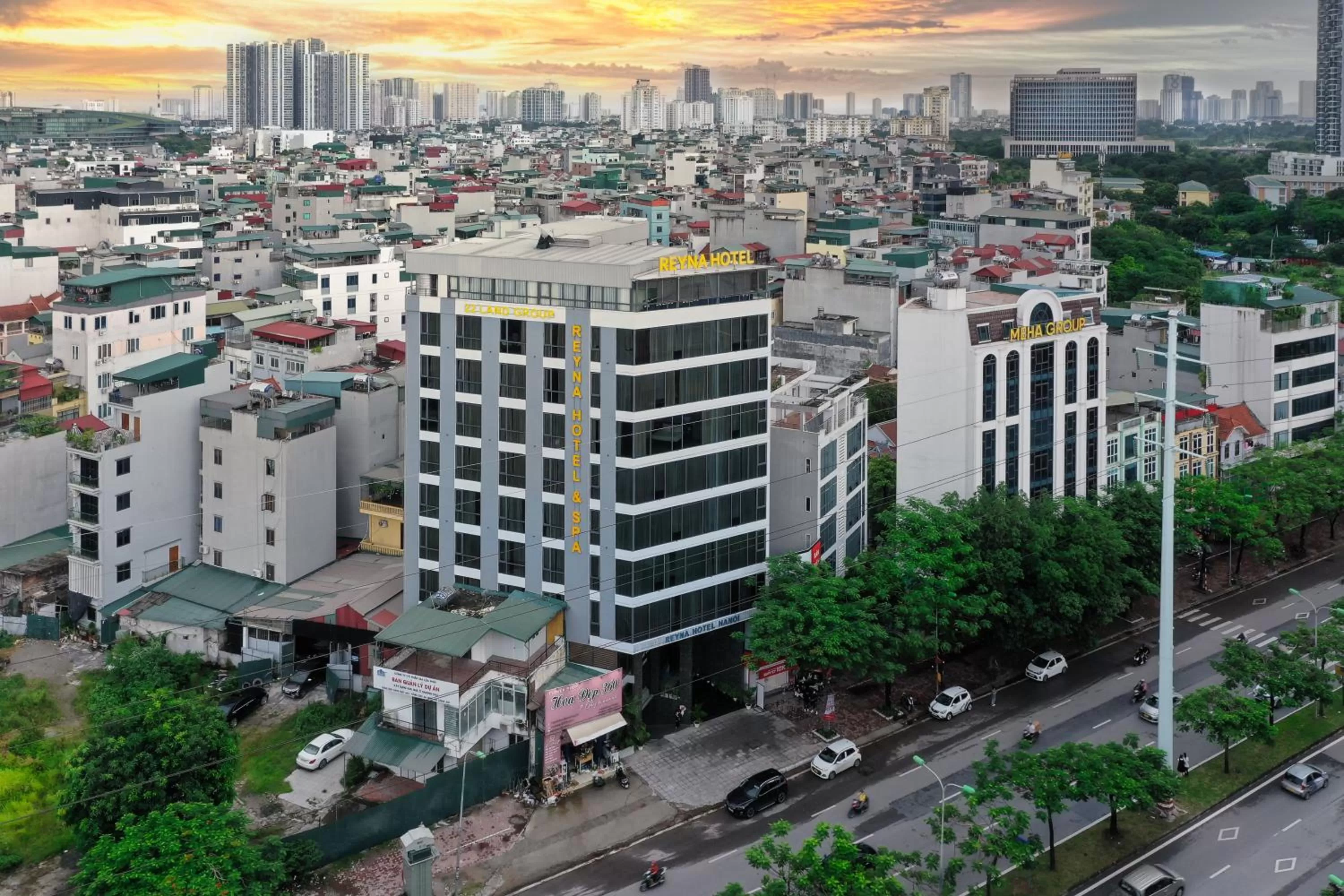 Neighbourhood in Reyna Hotel Hanoi & Spa