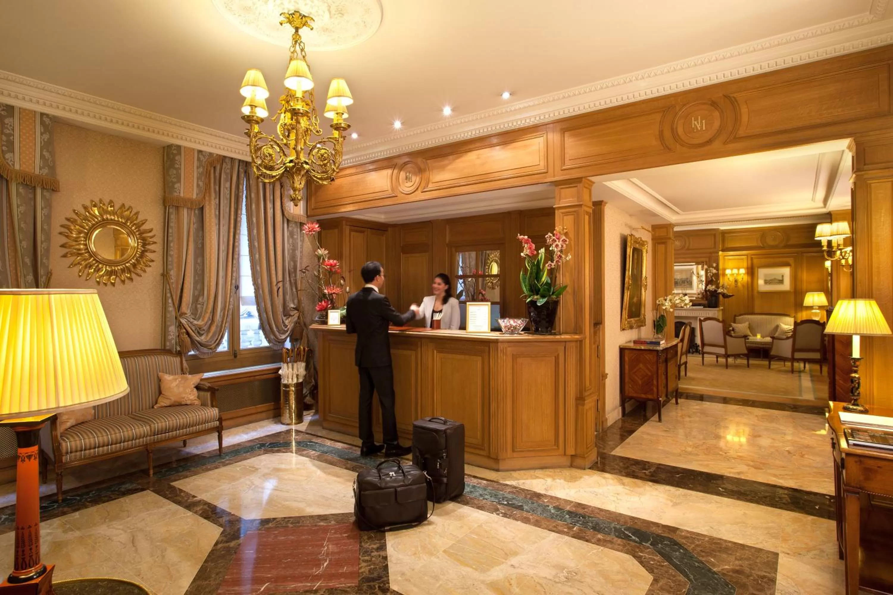 Lobby or reception in Hôtel Mayfair Paris