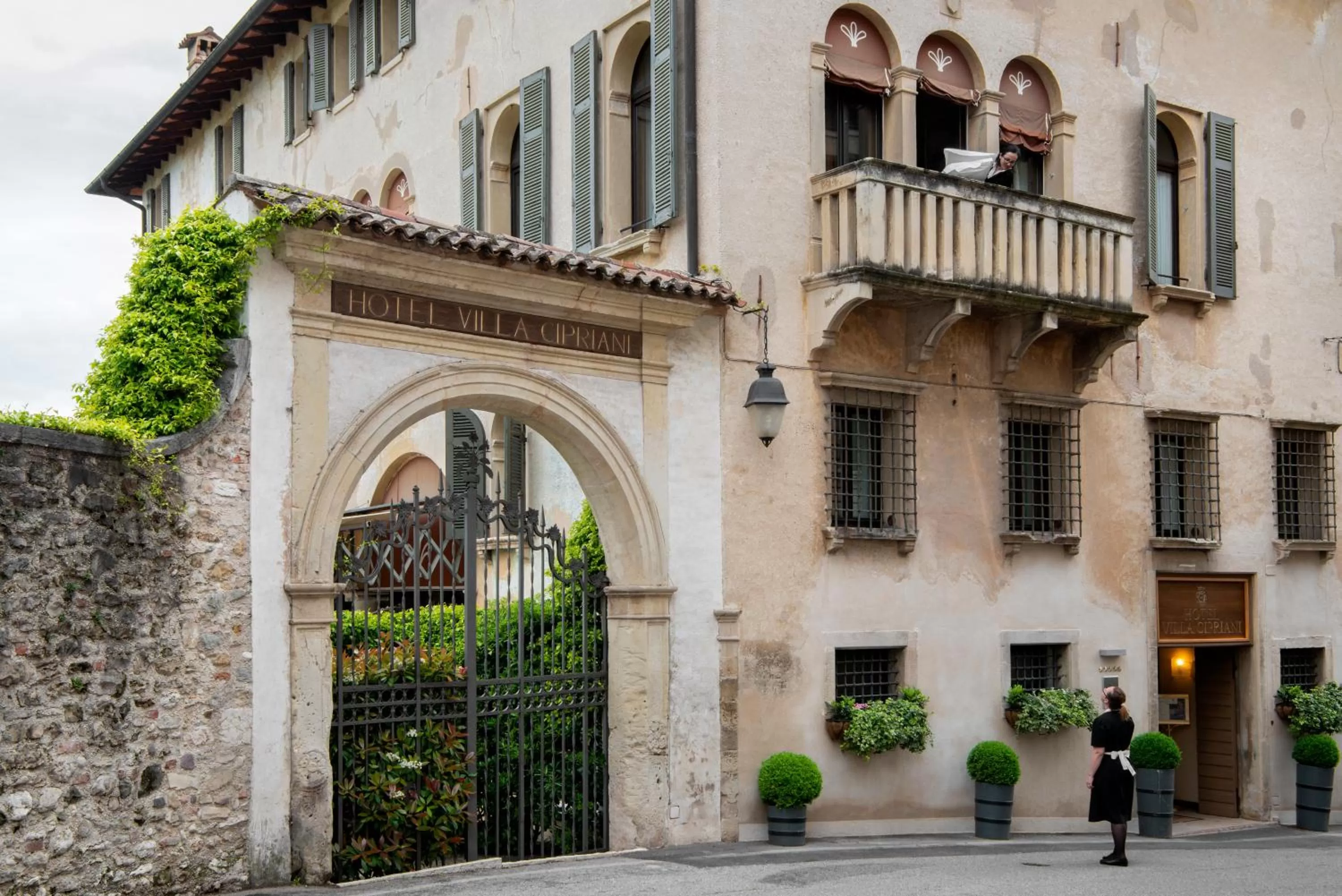 Facade/entrance in Hotel Villa Cipriani