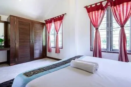 Bedroom, Bed in Palm Village