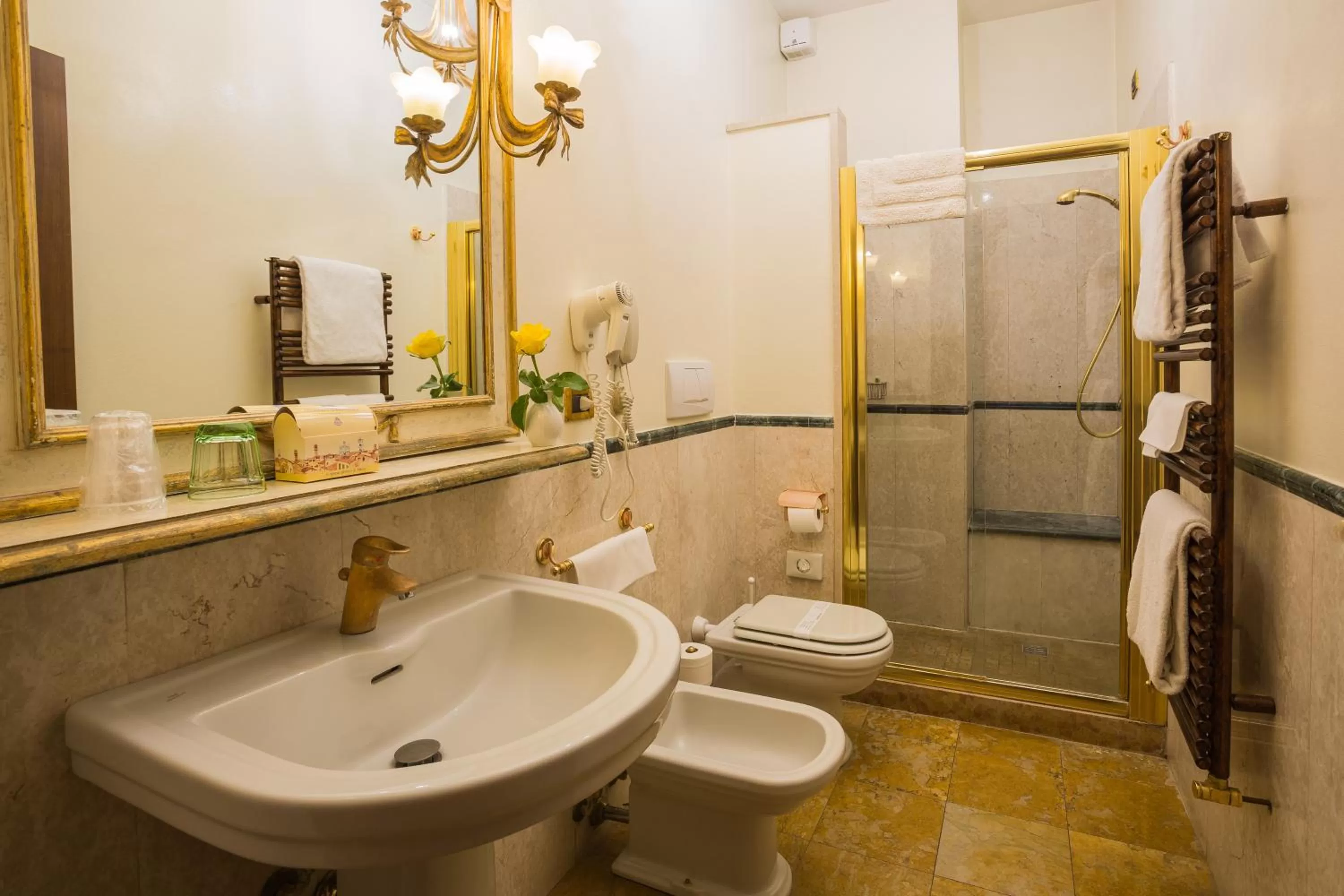 Shower in Hotel Palazzo Alexander