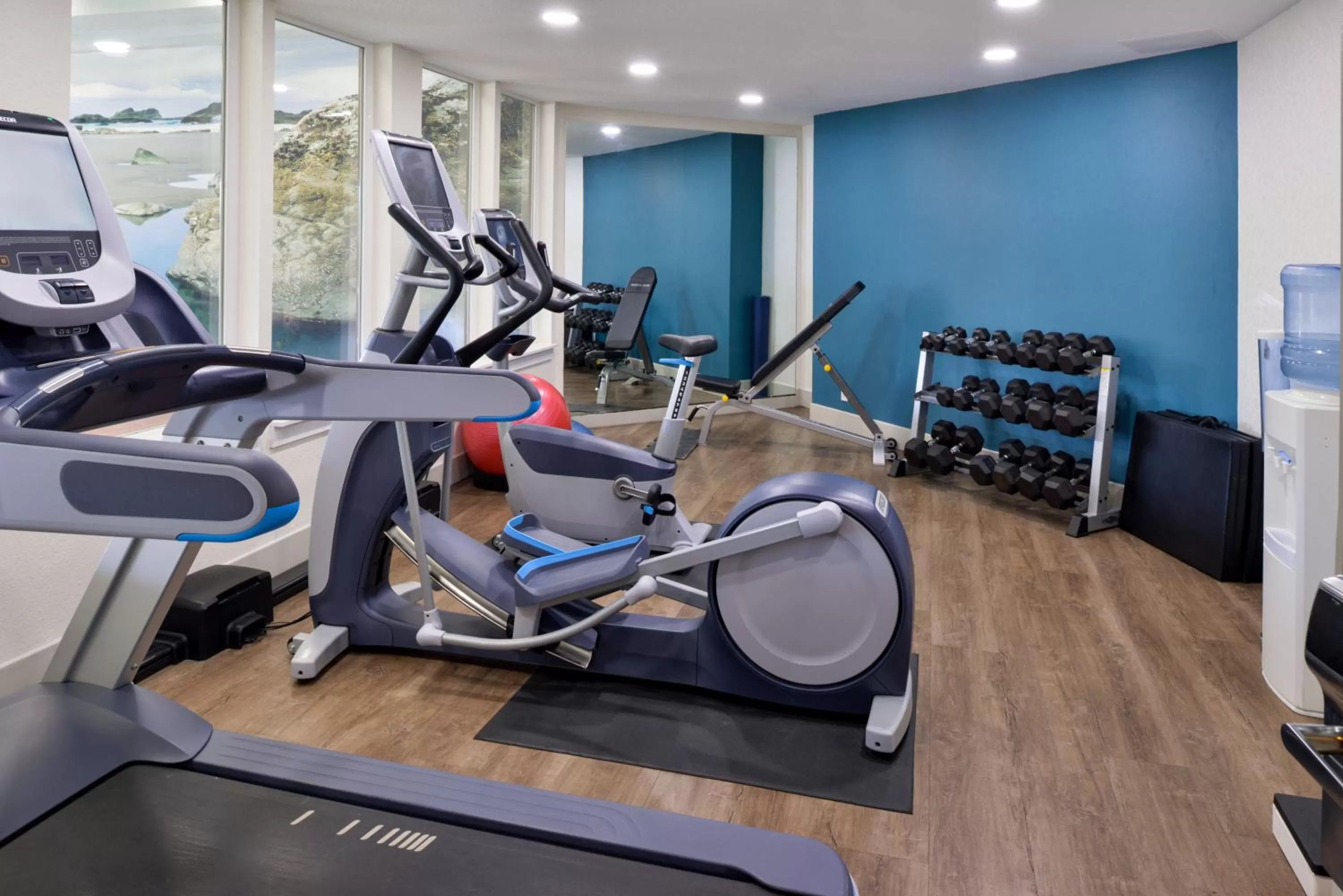 Spa and wellness centre/facilities in Holiday Inn Express Hotel & Suites Arcata/Eureka-Airport Area by IHG