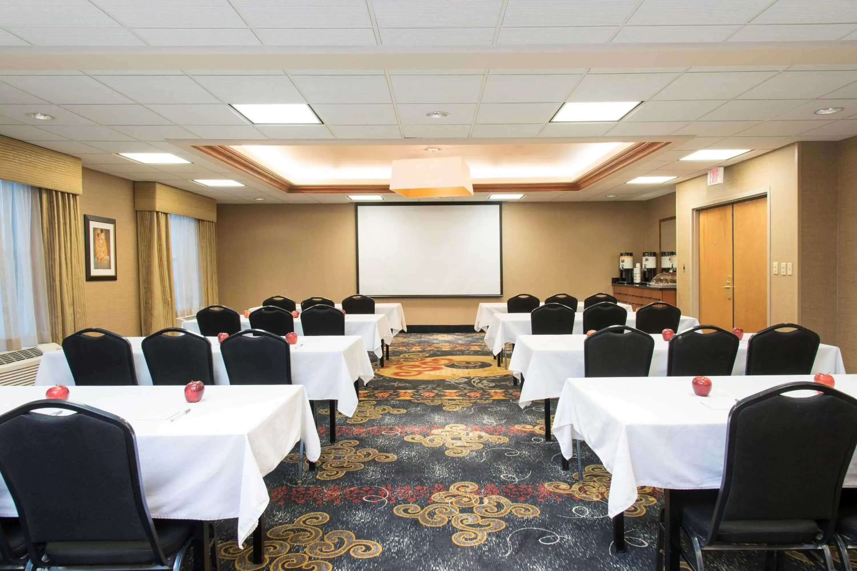 Meeting/conference room in Hampton Inn Columbus/Taylorsville