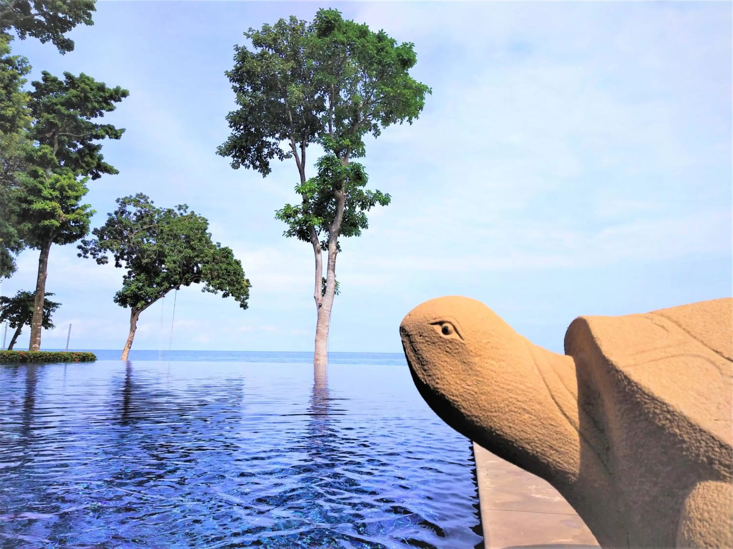 Swimming pool in Chang Buri Resort & Koh Chang Hillside