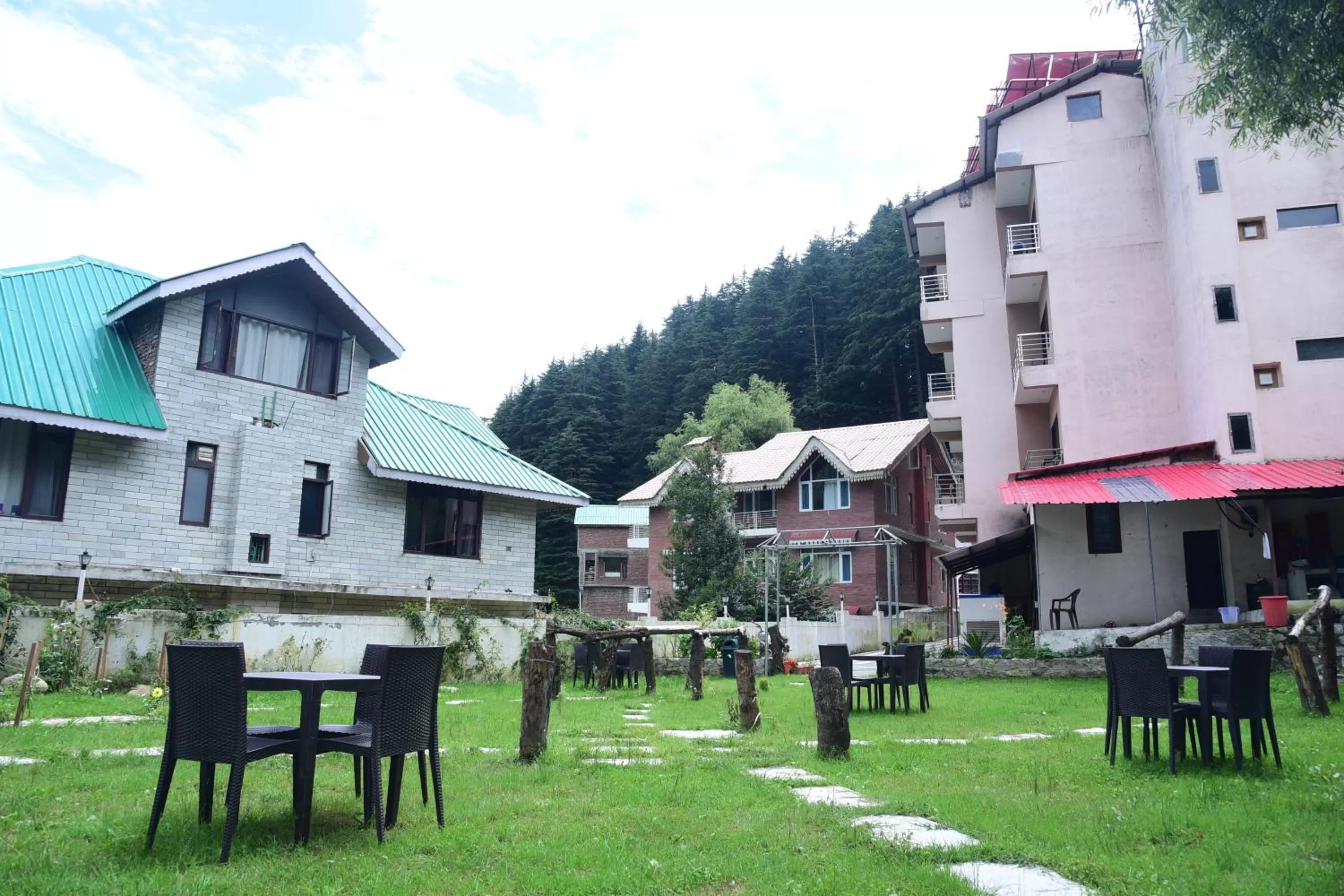 Balcony/Terrace, Property Building in Hotel Ambika Resort Manali